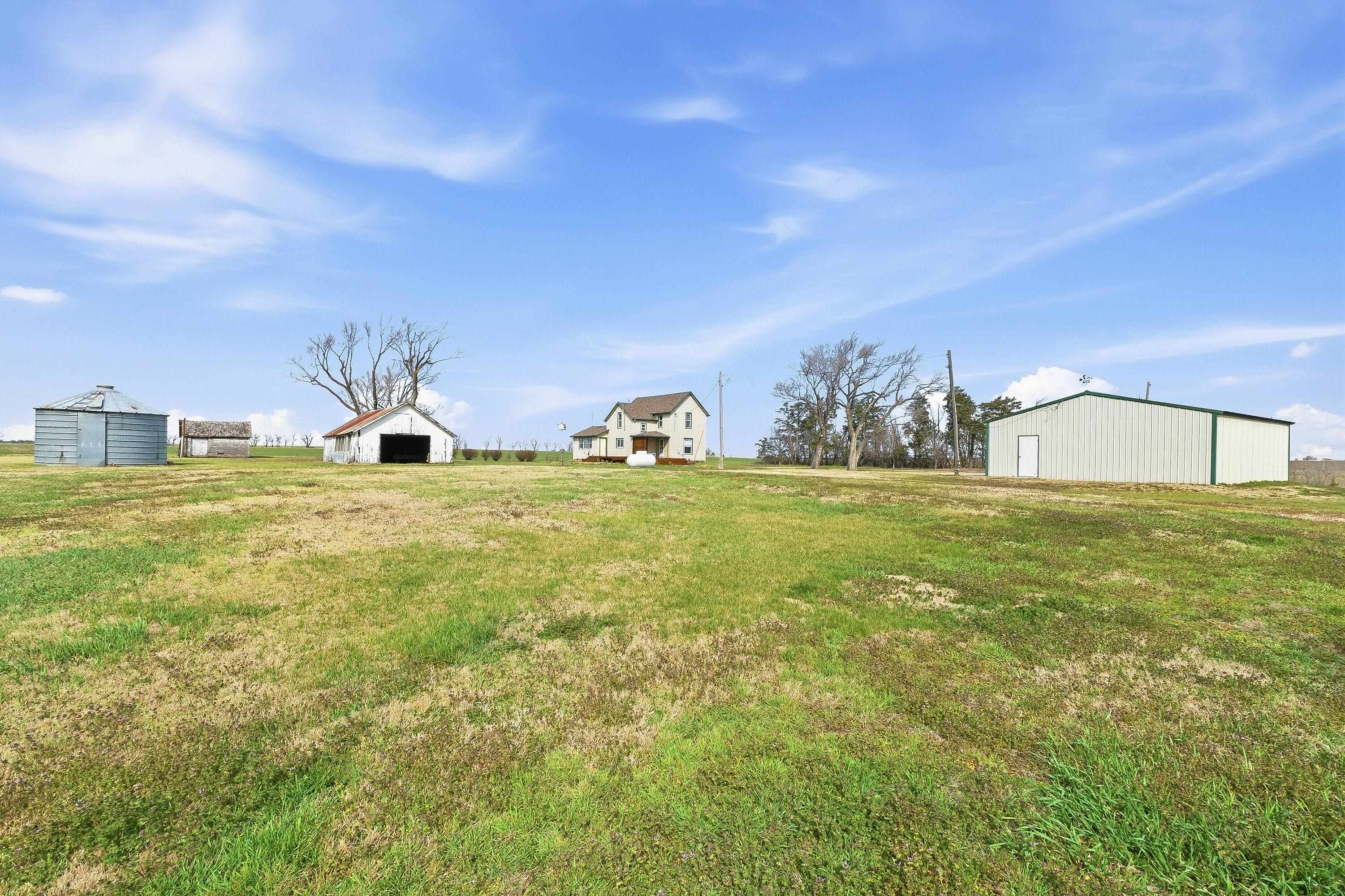 324 1200 Ave, Abilene, KS 67410