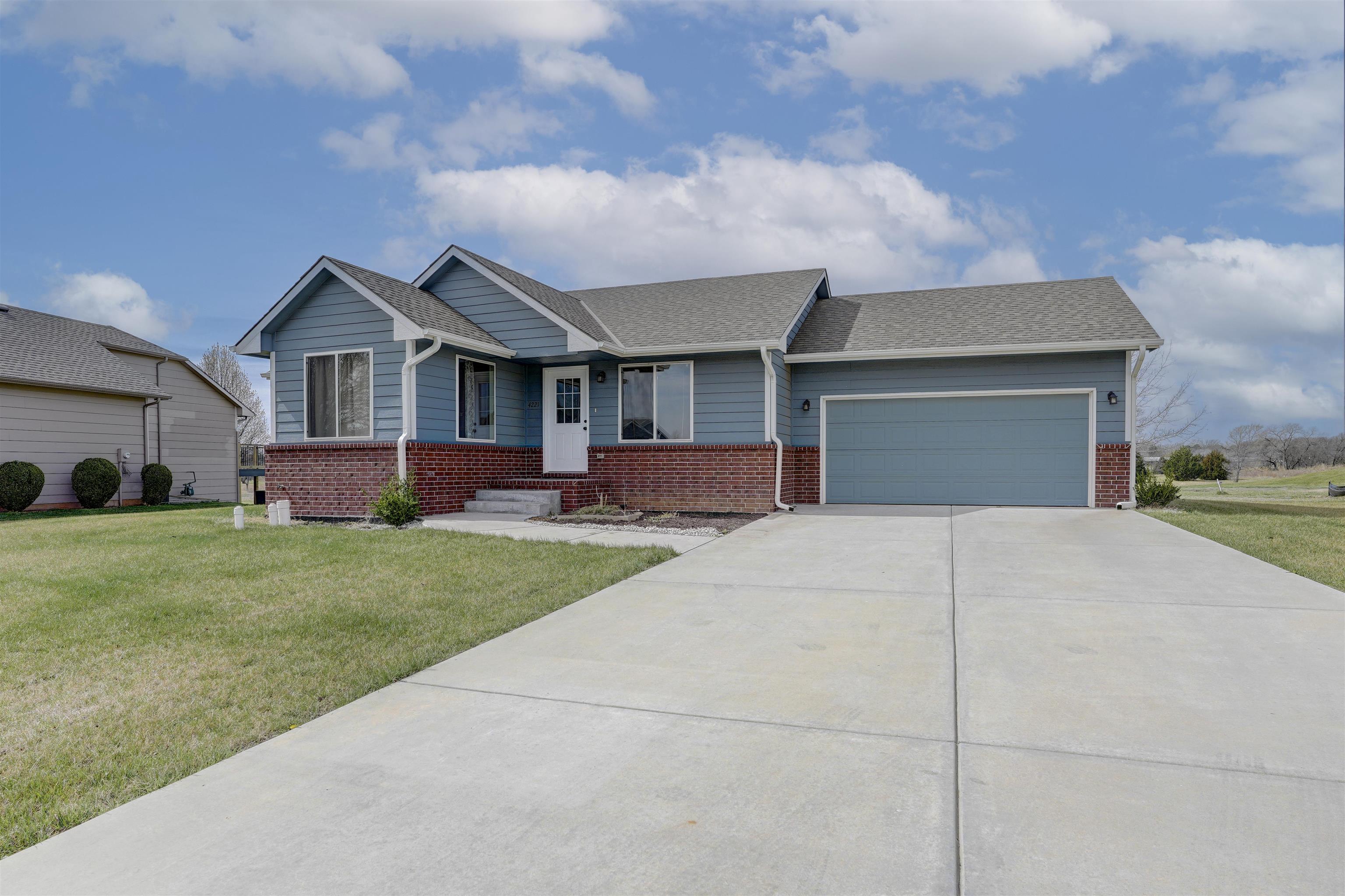 4221 Quail Ridge Dr, Winfield, KS 67156