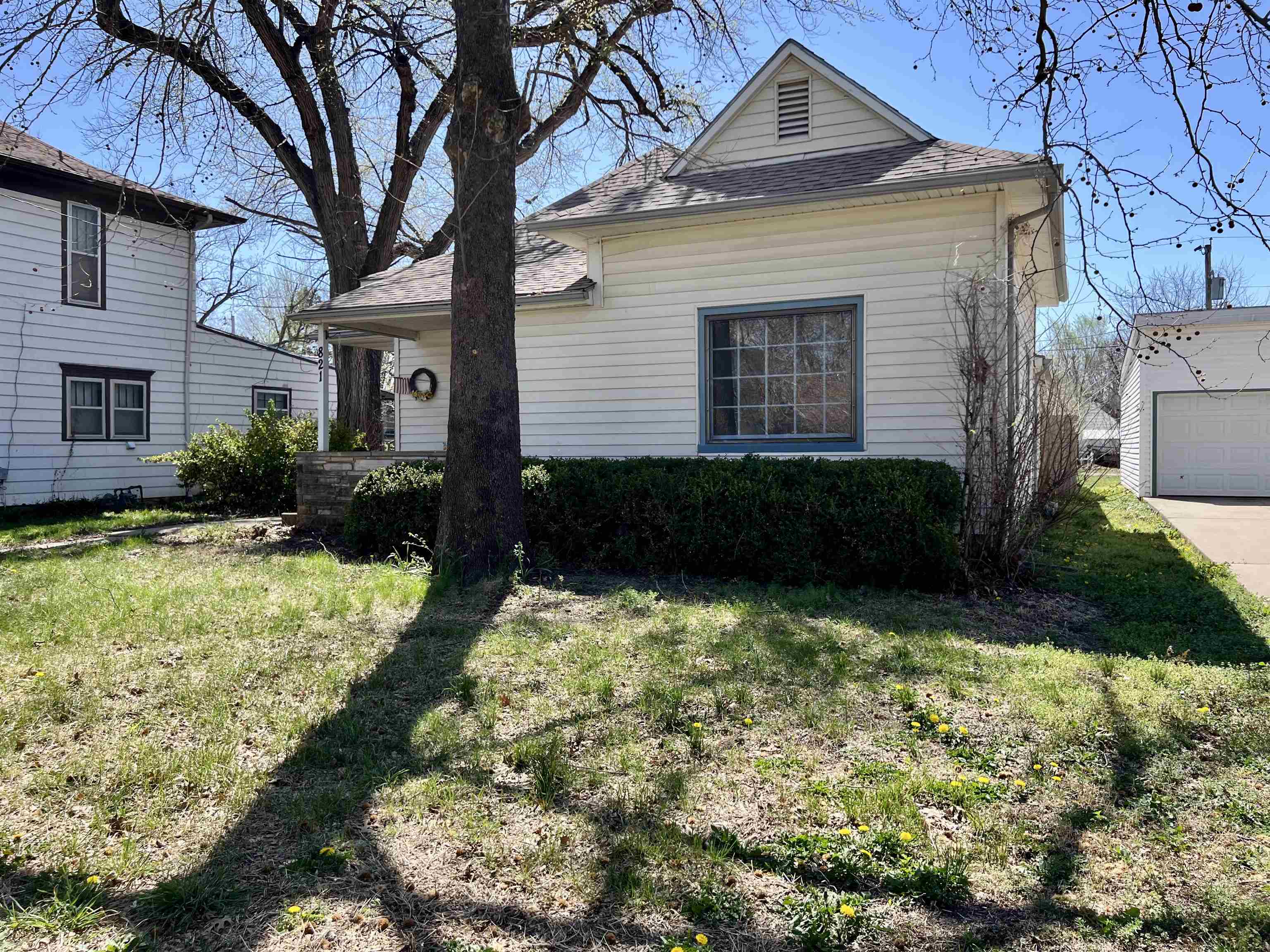 821 E 10th, Winfield, KS 67005