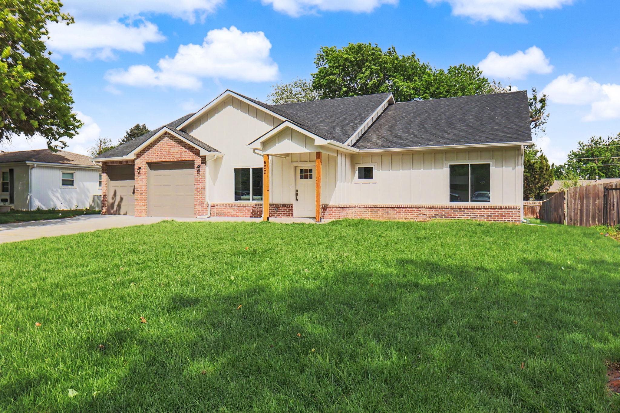 600 S Trotter, Maize, KS 67101