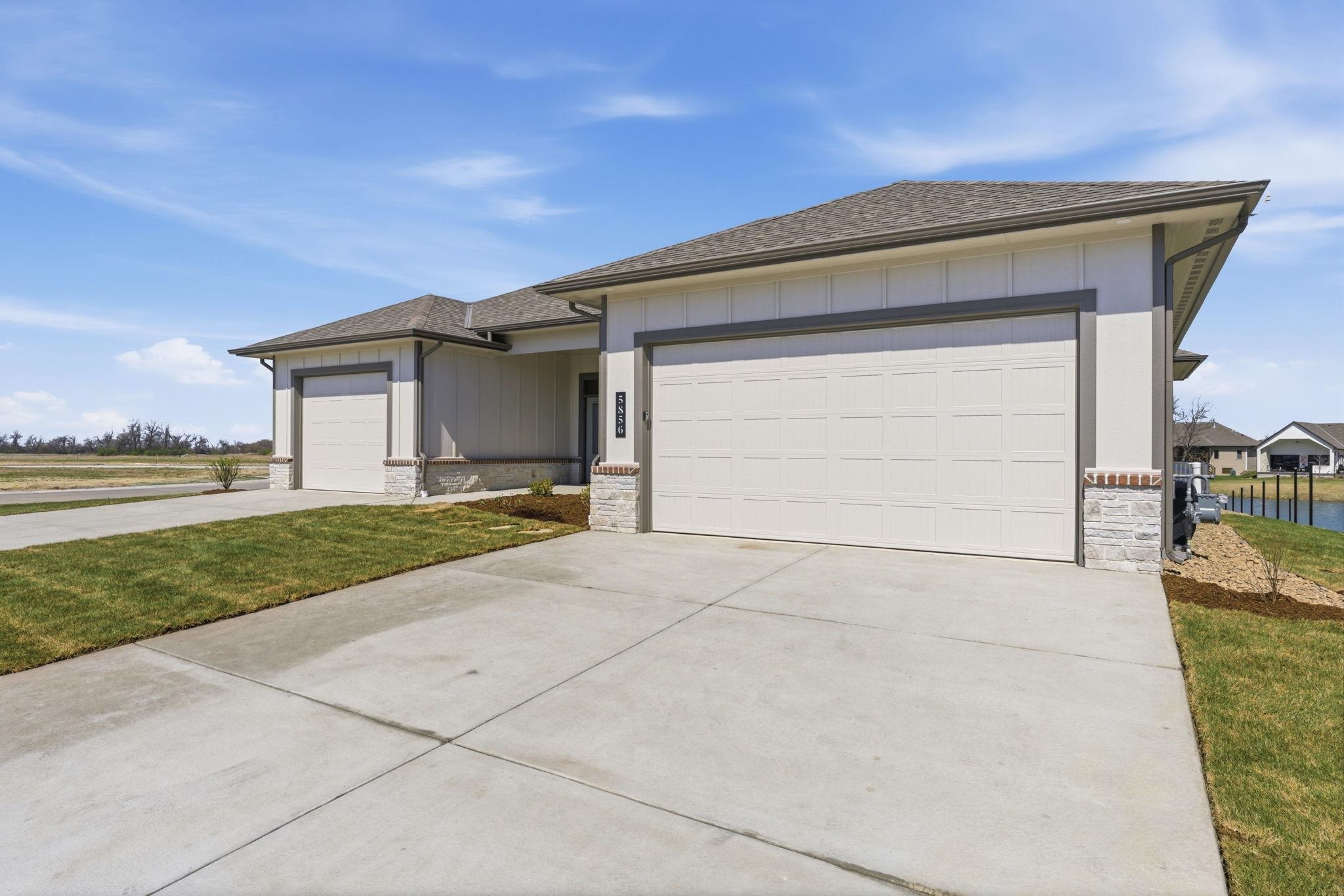 5856 E Central Pk, Bel Aire, KS 67220