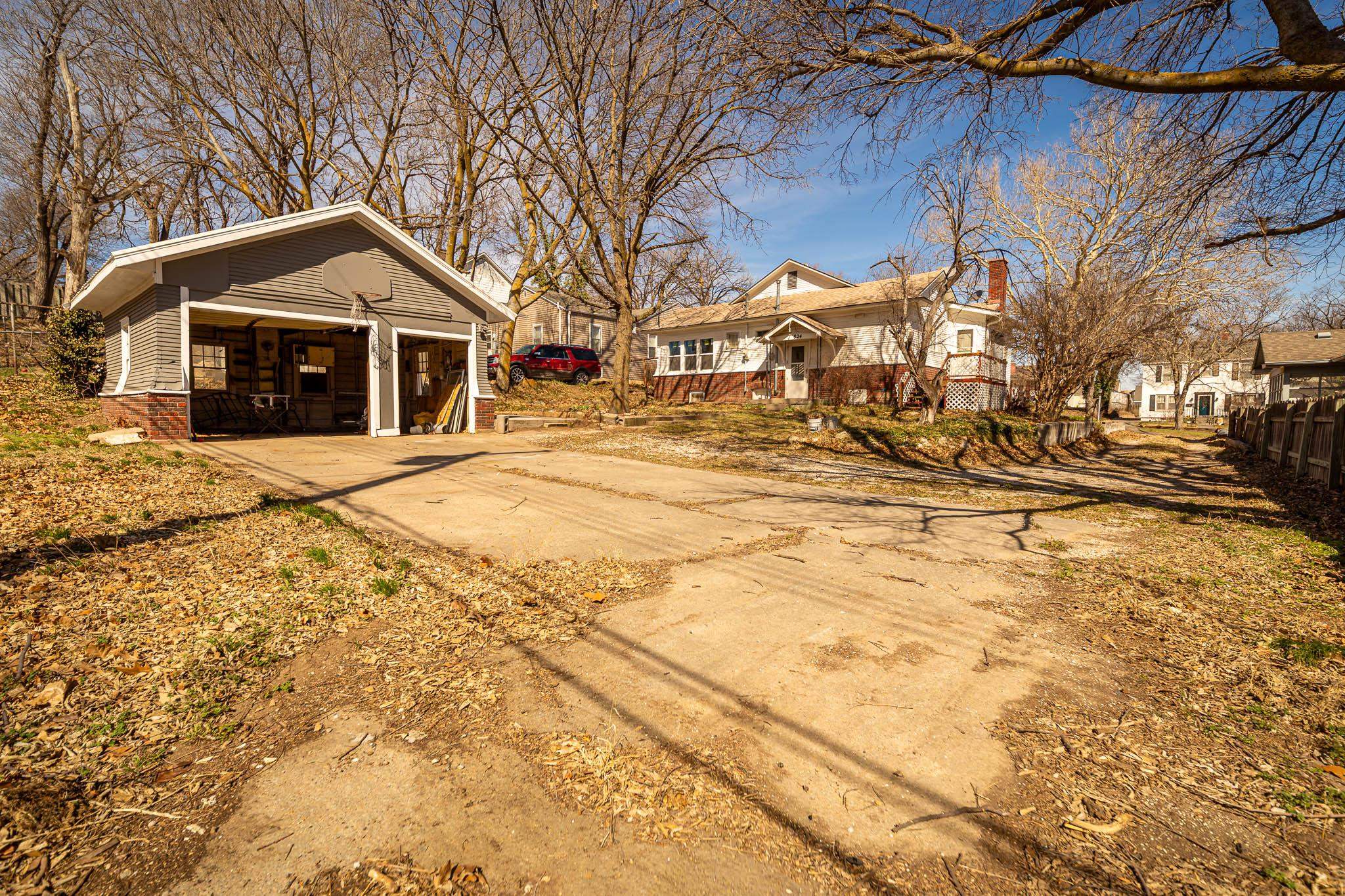 824 W 9th St, Concordia, KS 66901