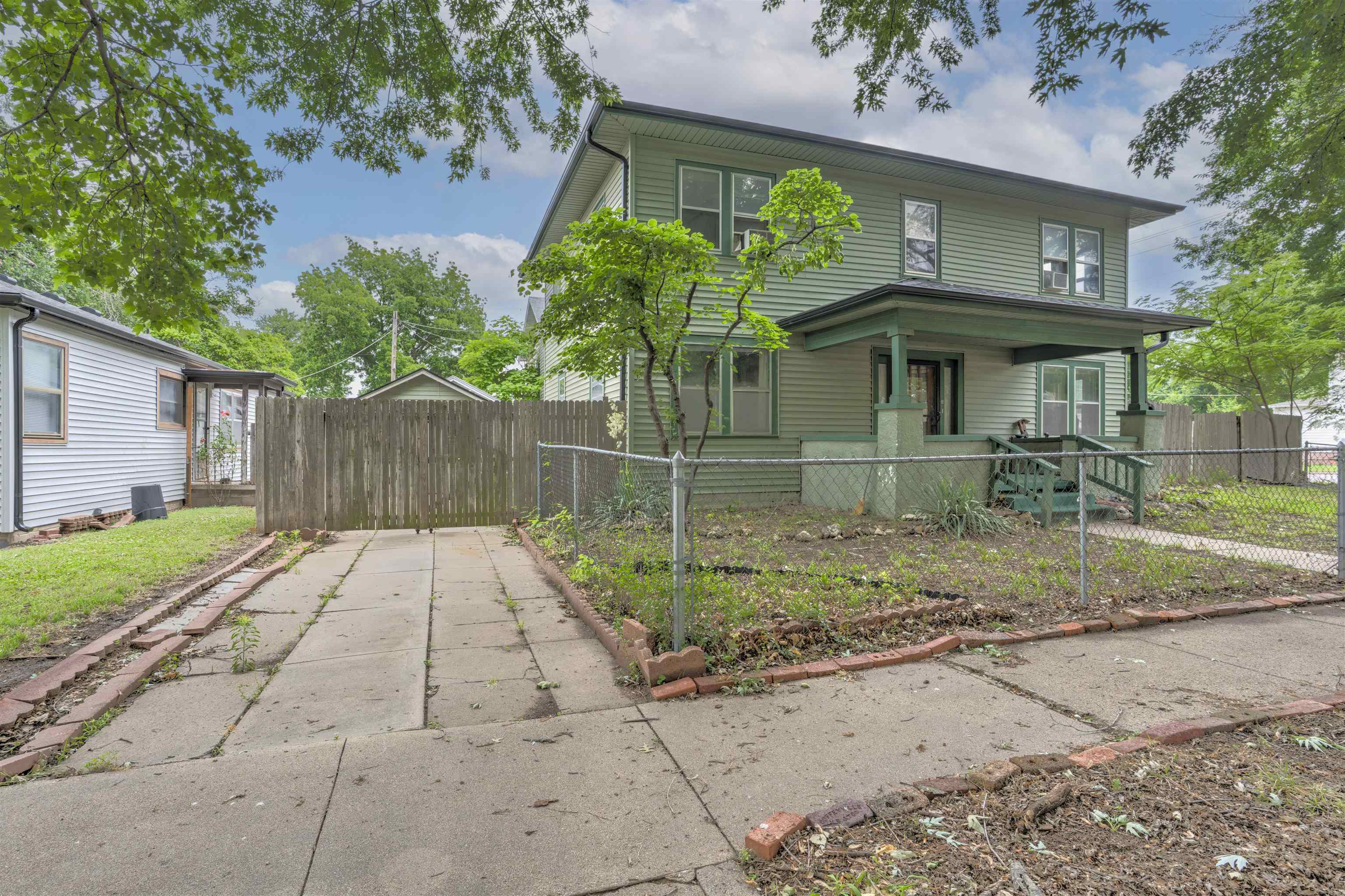 404 N 2nd St, Arkansas City, KS 67005