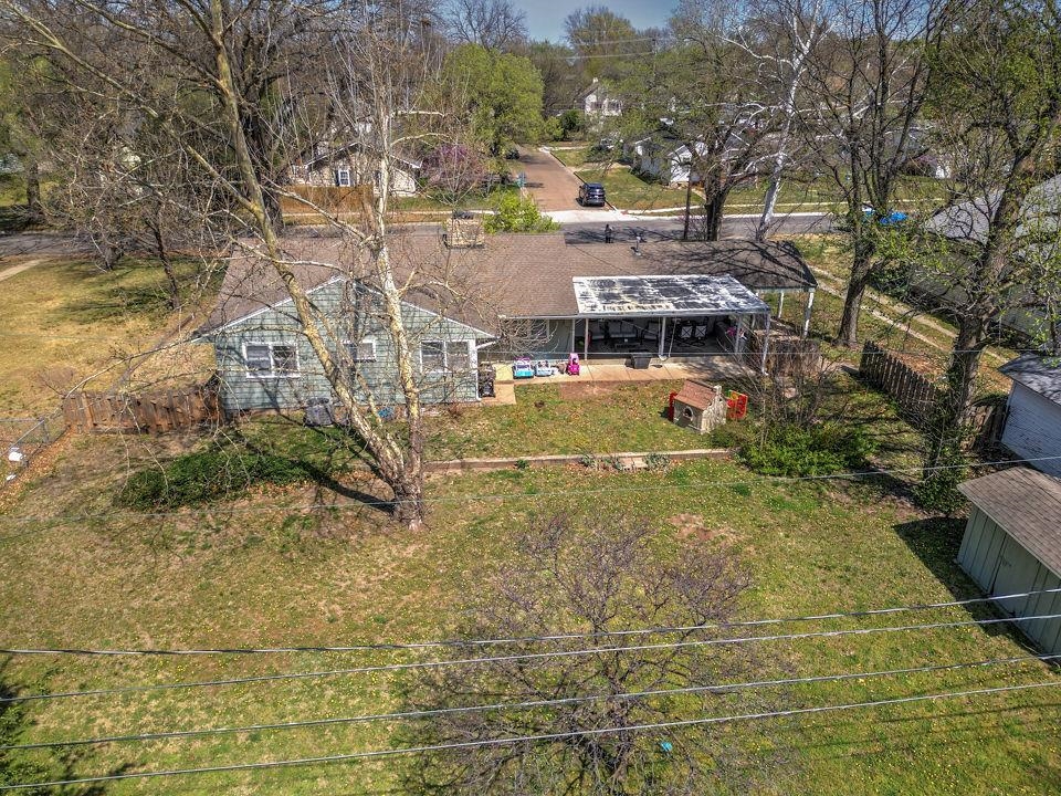 1421 E 12th Ave, Winfield, KS 67156