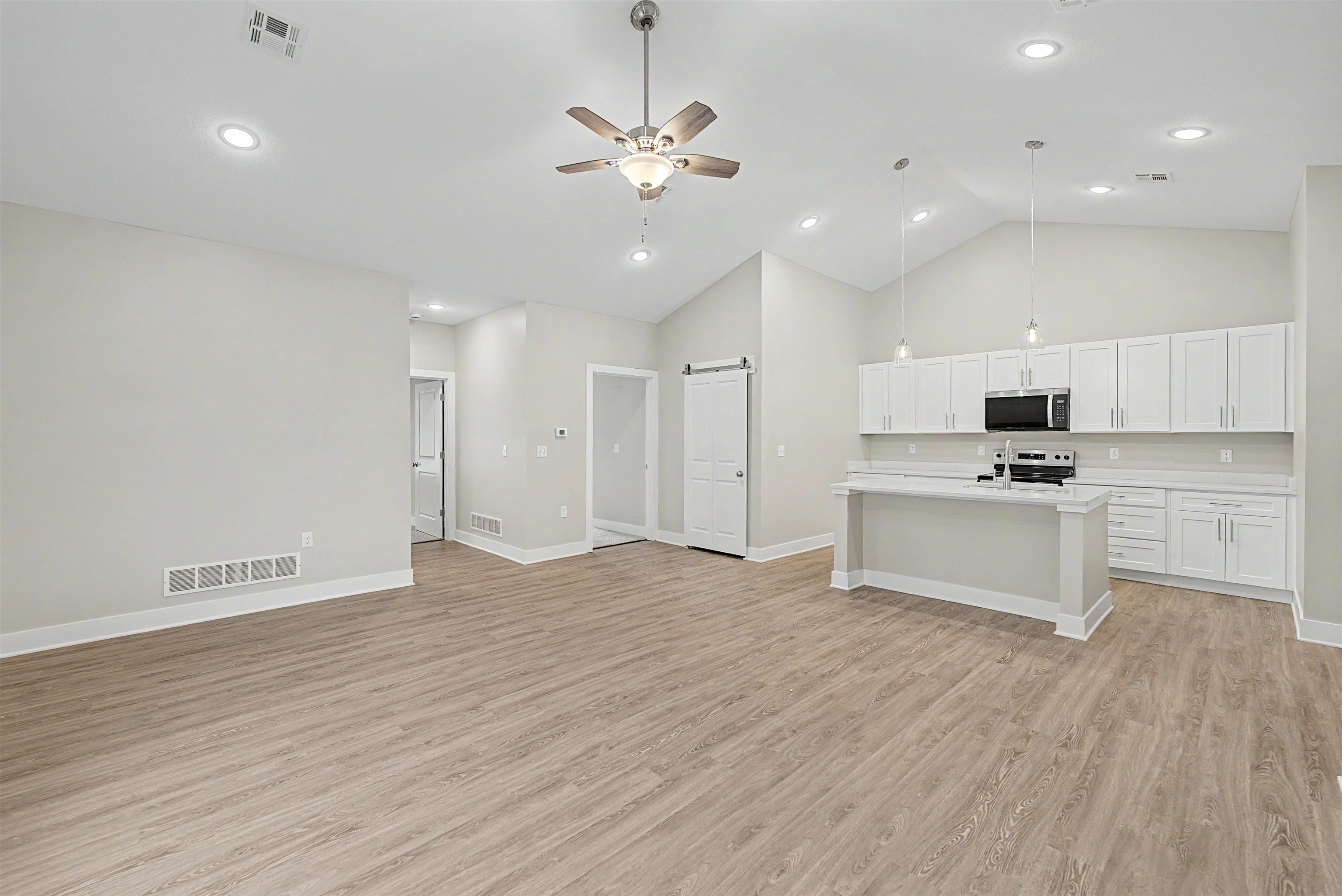 2718 Amelia Ln, Salina, KS 67401