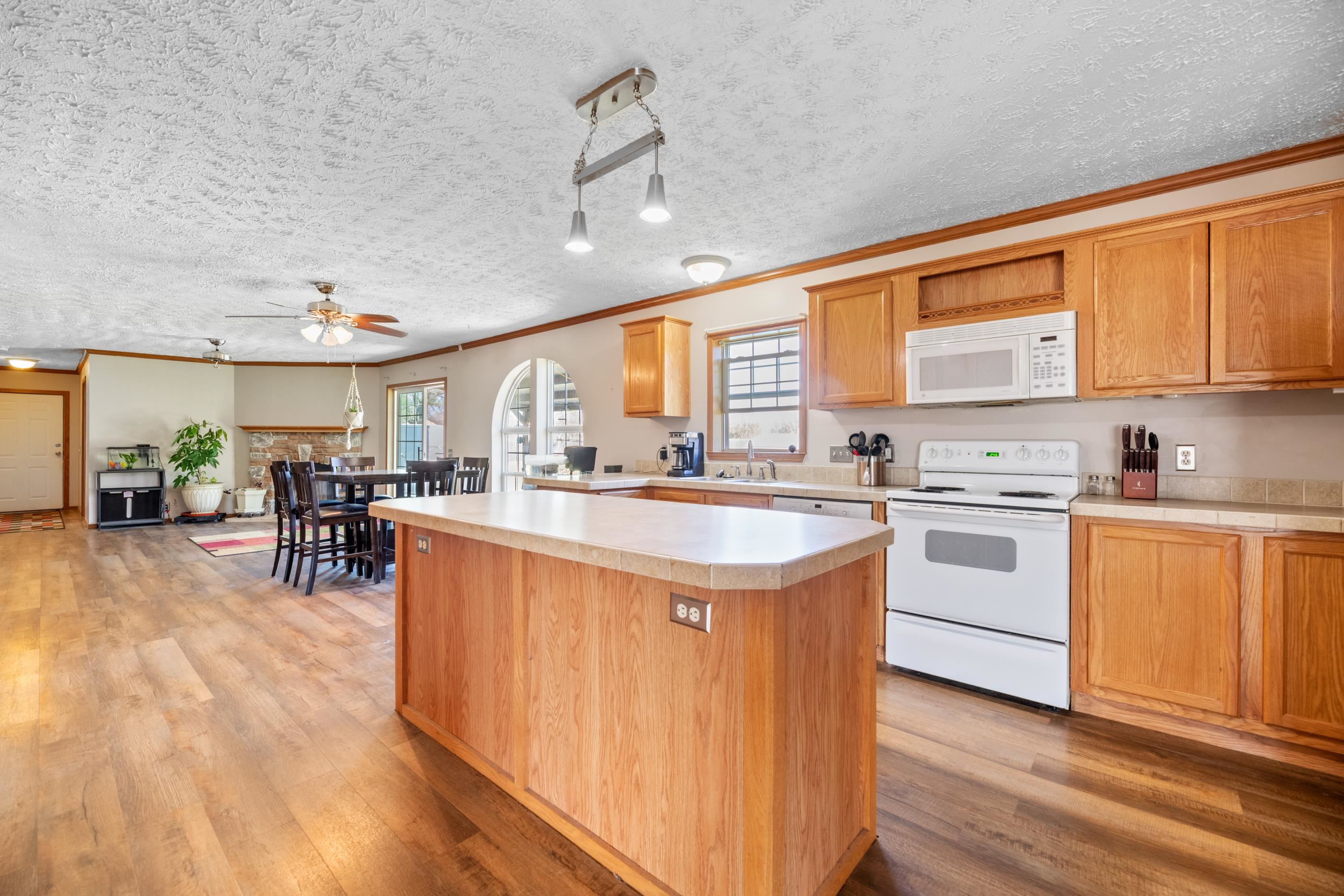 516 S Mill Rd, Leon, KS 67074