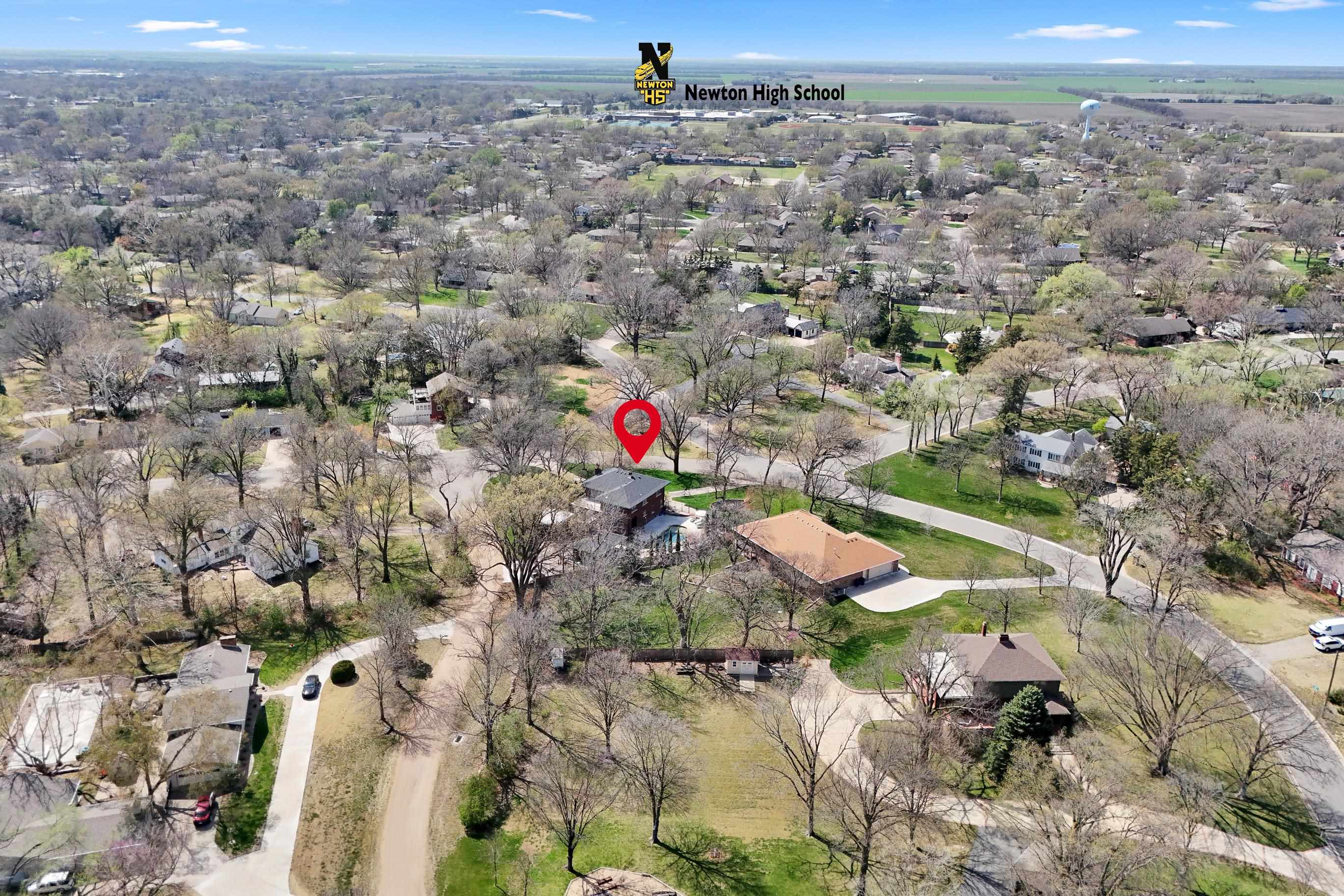 1602 Hillcrest Rd, Newton, KS 67114