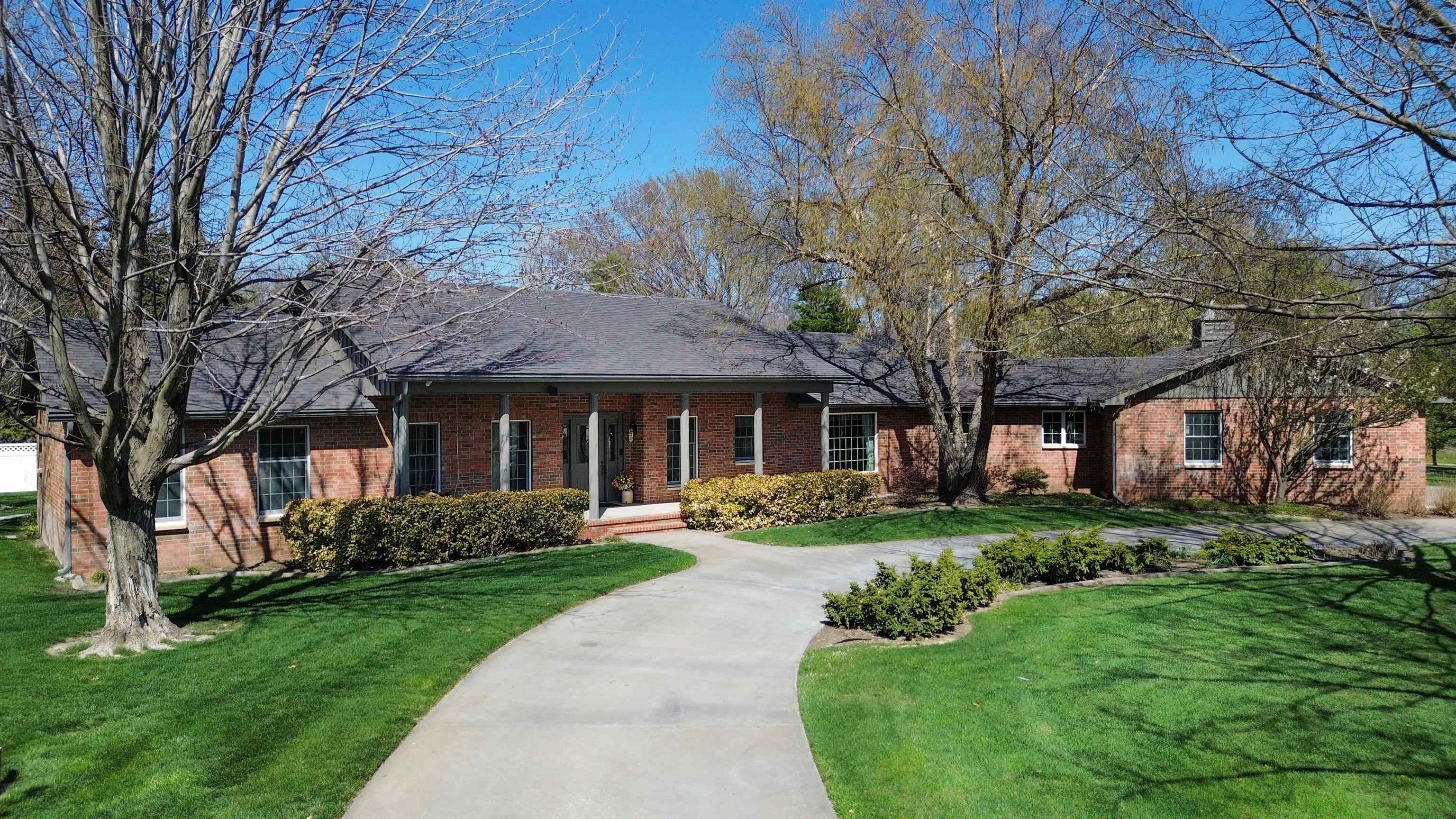 514 W 12th St, Newton, KS 67114
