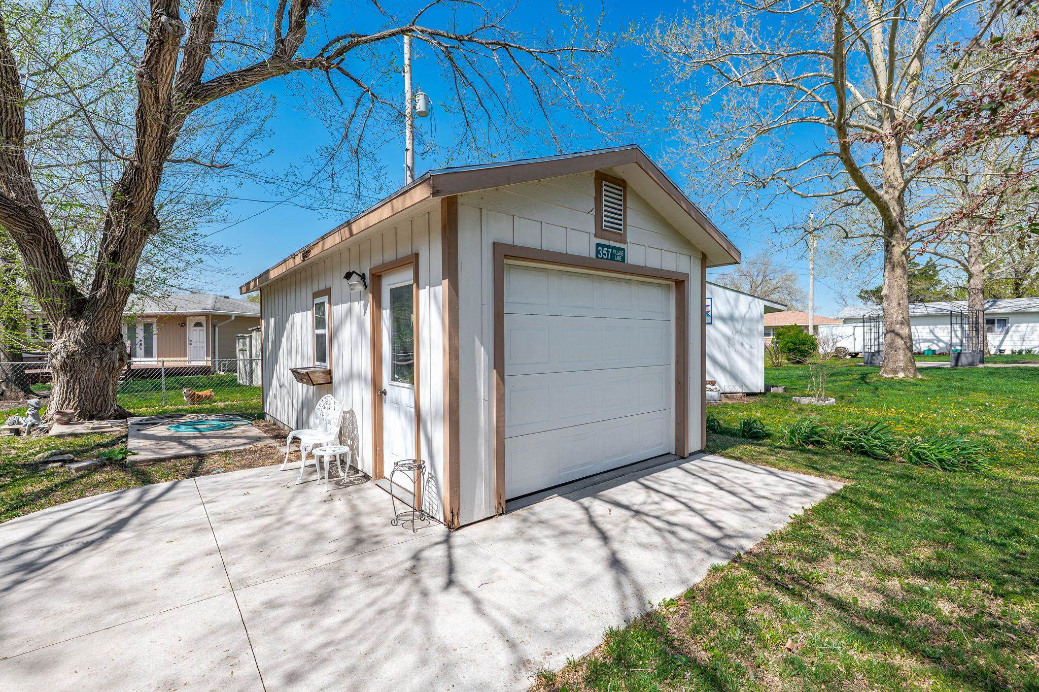 357 Village Ln, Eureka, KS 67045