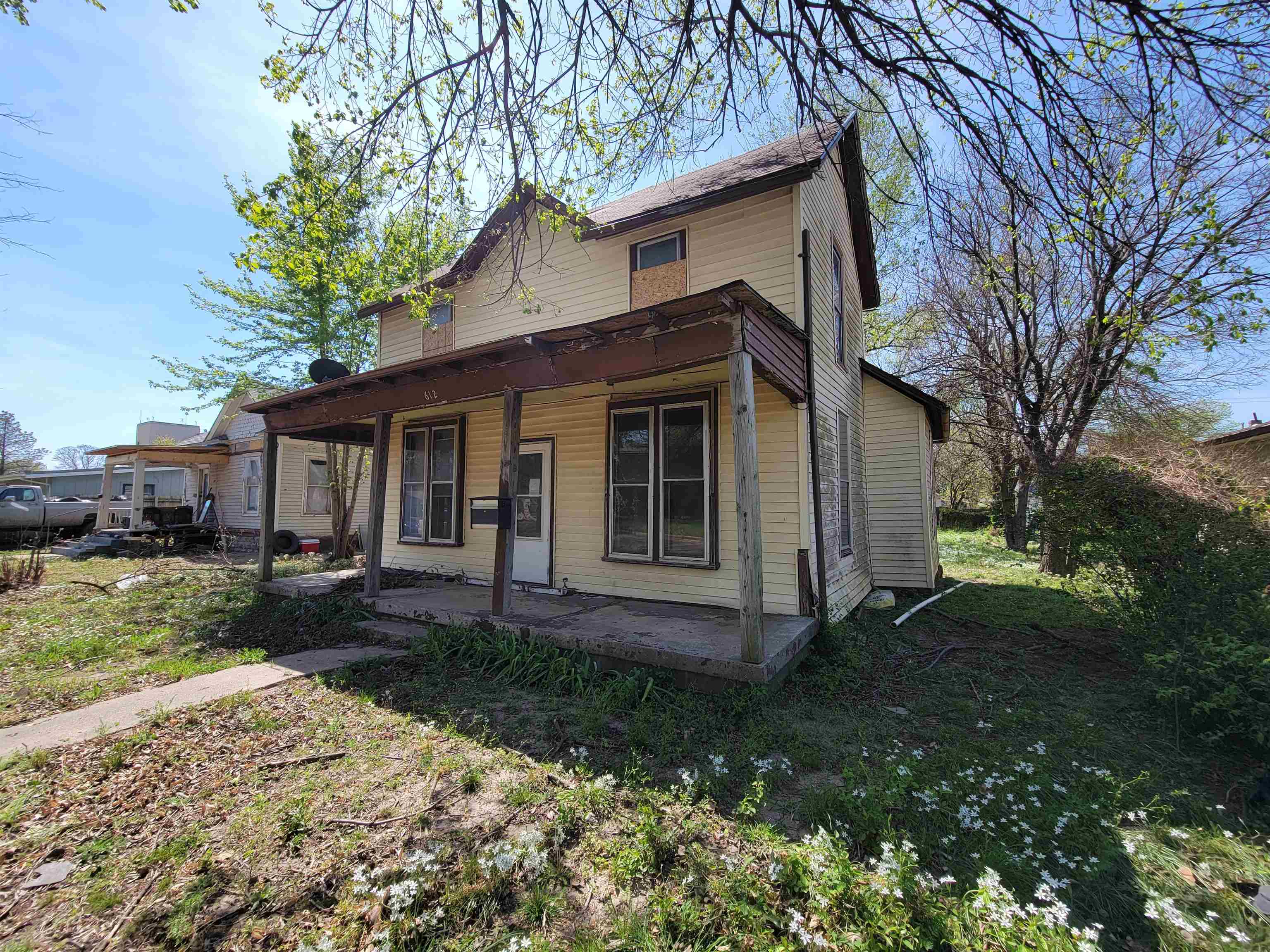 612 N C St, Wellington, KS 67152