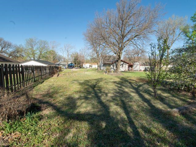 706 S Washington St, Hillsboro, KS 67063