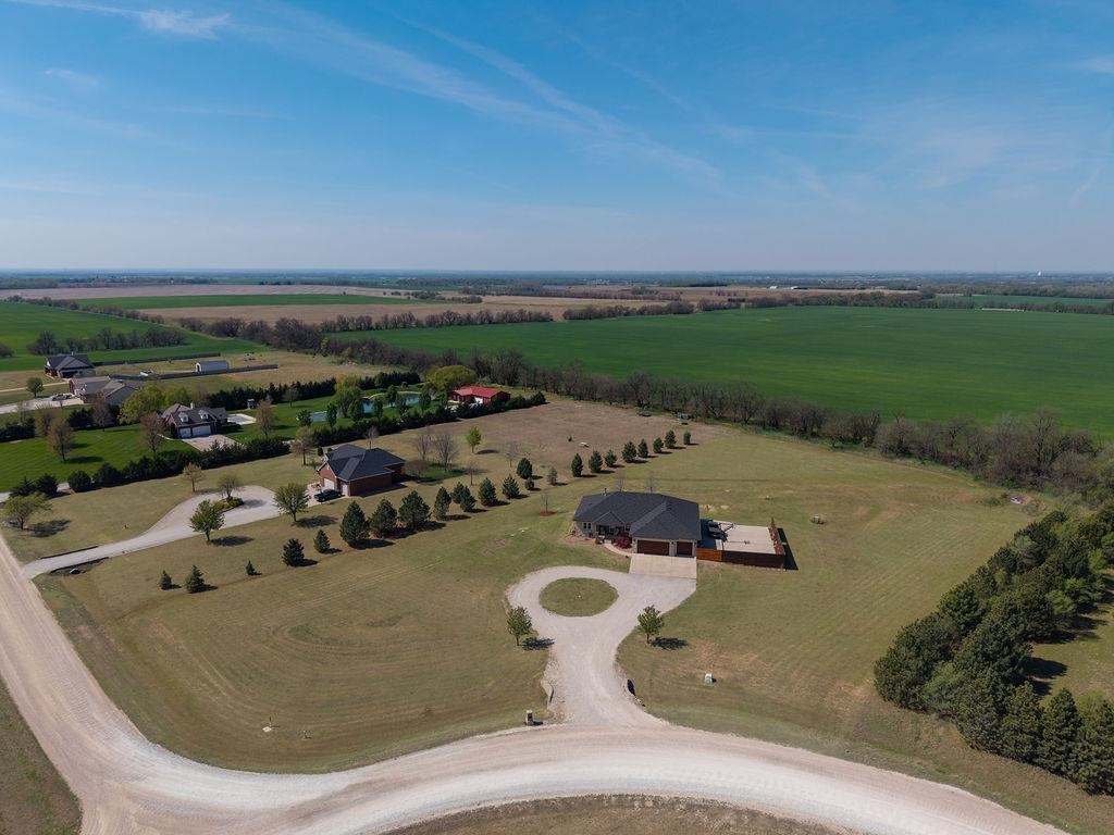 2601 S Brookmeadow Dr, Garden Plain, KS 67050