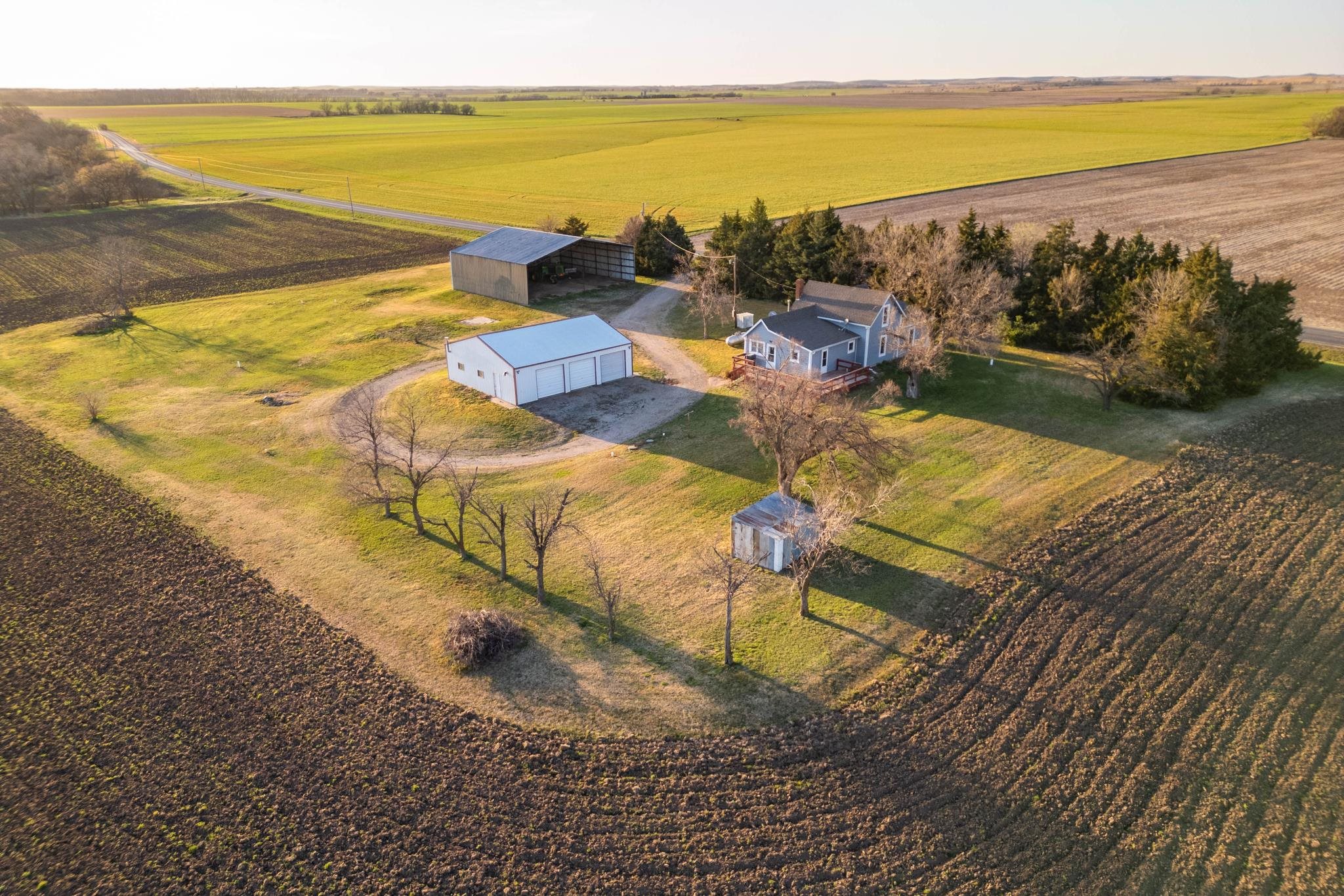 628 Mulberry Rd, Minneapolis, KS 67467