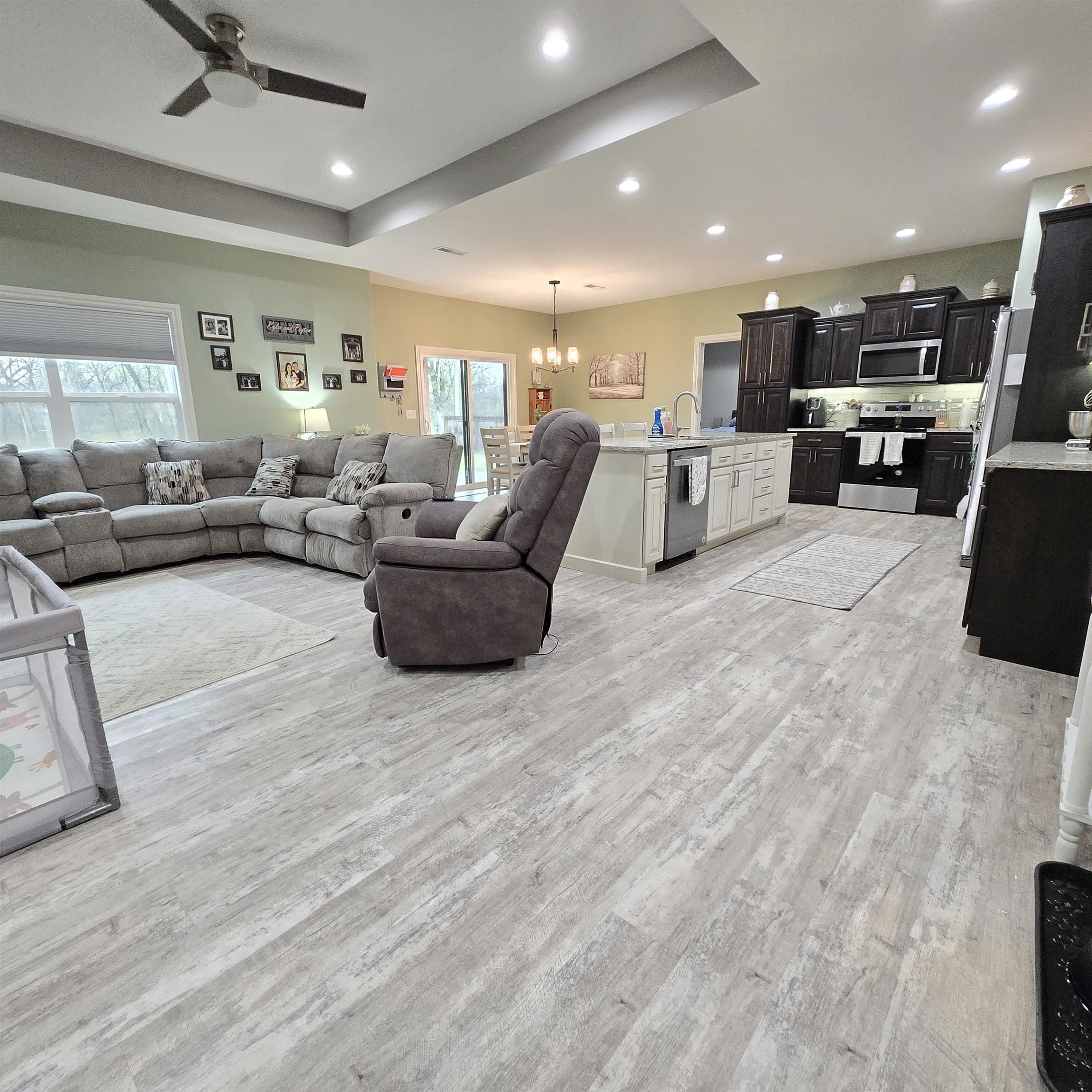 433 W 4th St, Solomon, KS 67480