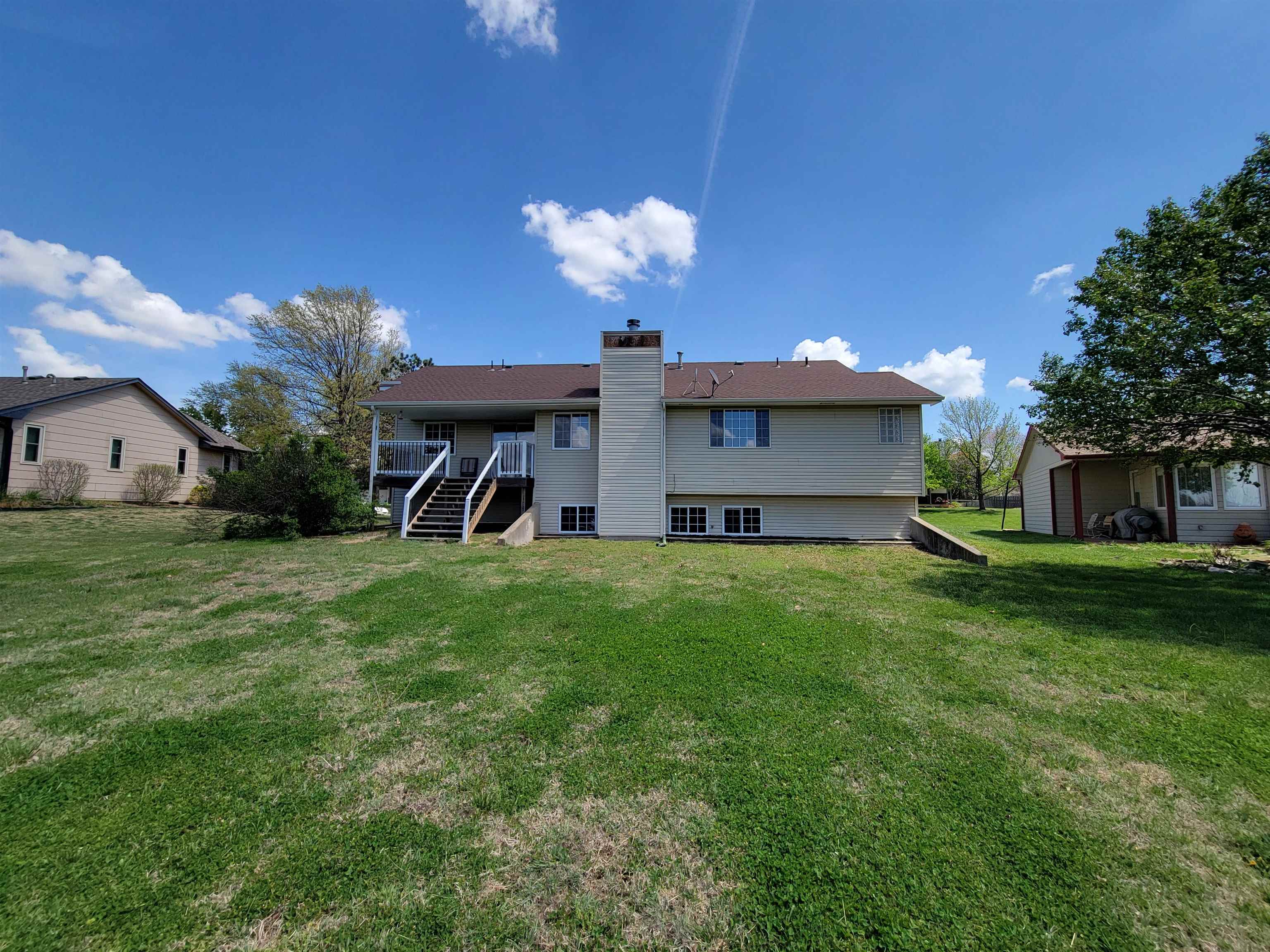 610 Sykes Rd, Wellington, KS 67152