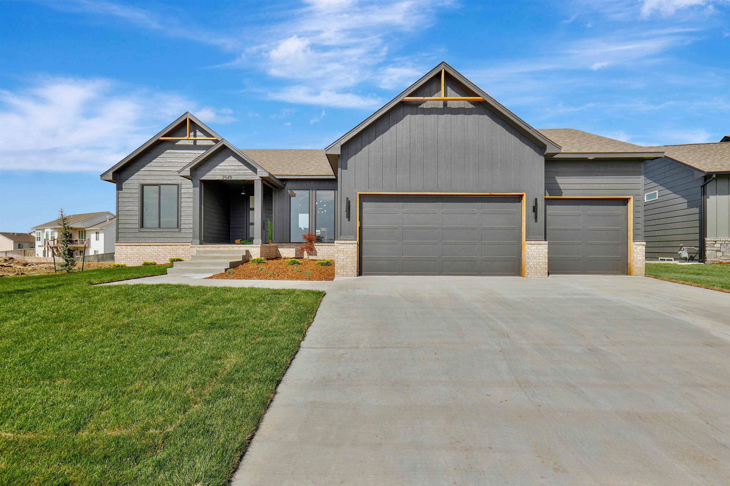 2530 N Emerald Ct, Andover, KS 67002