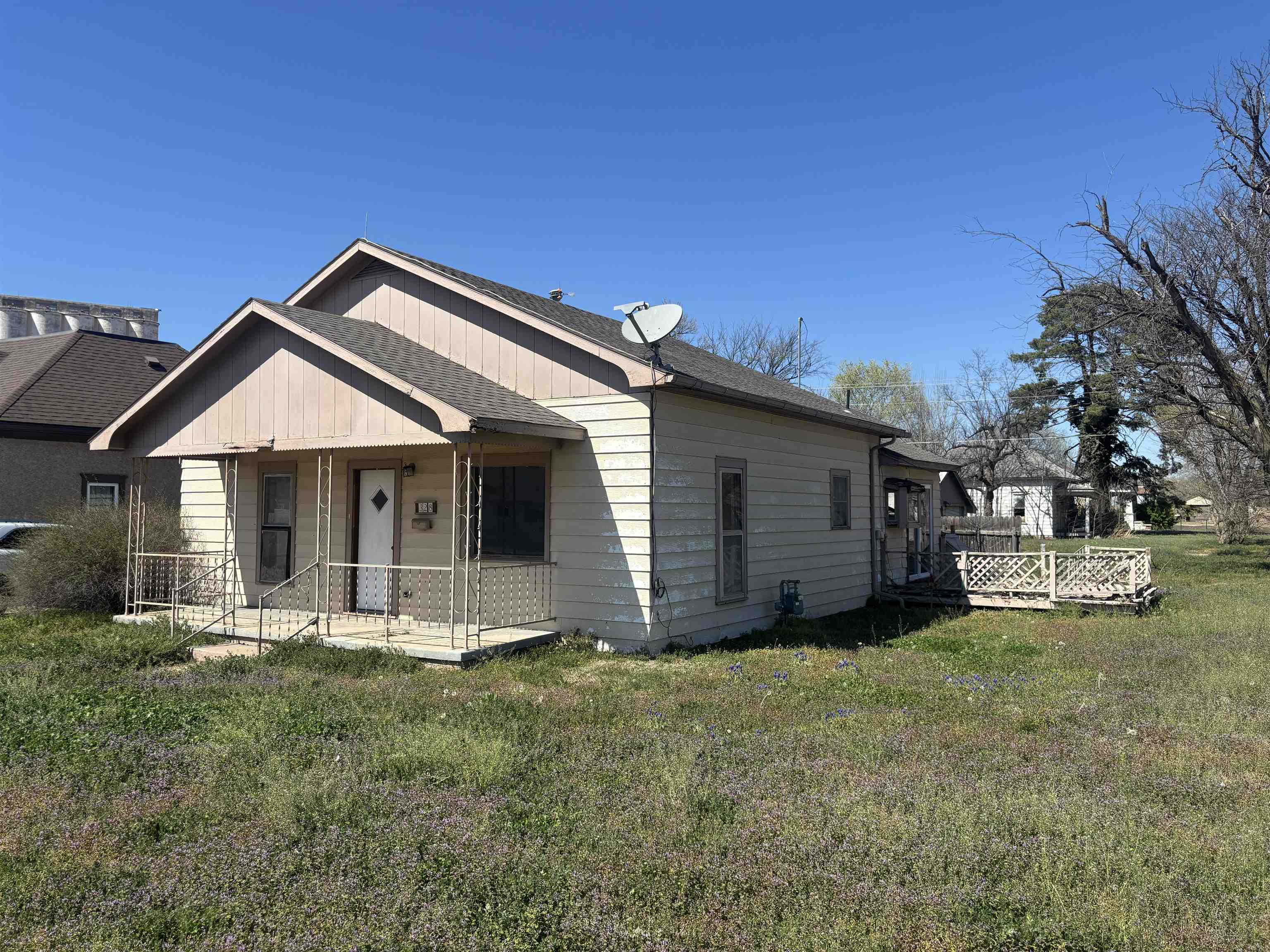 328 Main St, Kiowa, KS 67070