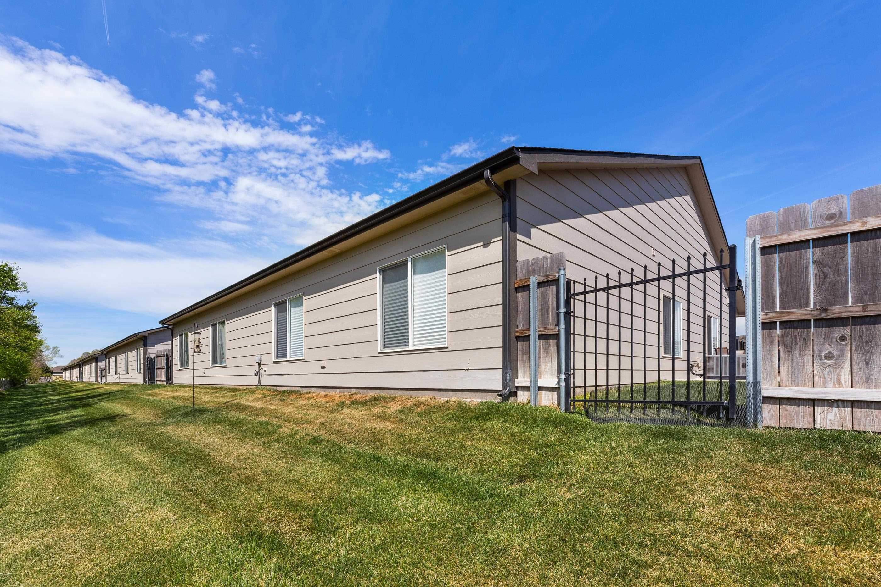 12055 12057 W Shadow Lakes St, Maize, KS 67205-5261
