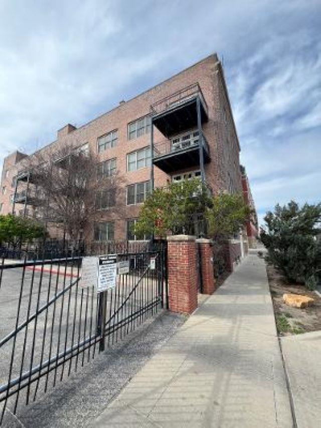 201 S Saint Francis Ave Apt 300, Wichita, KS 67202