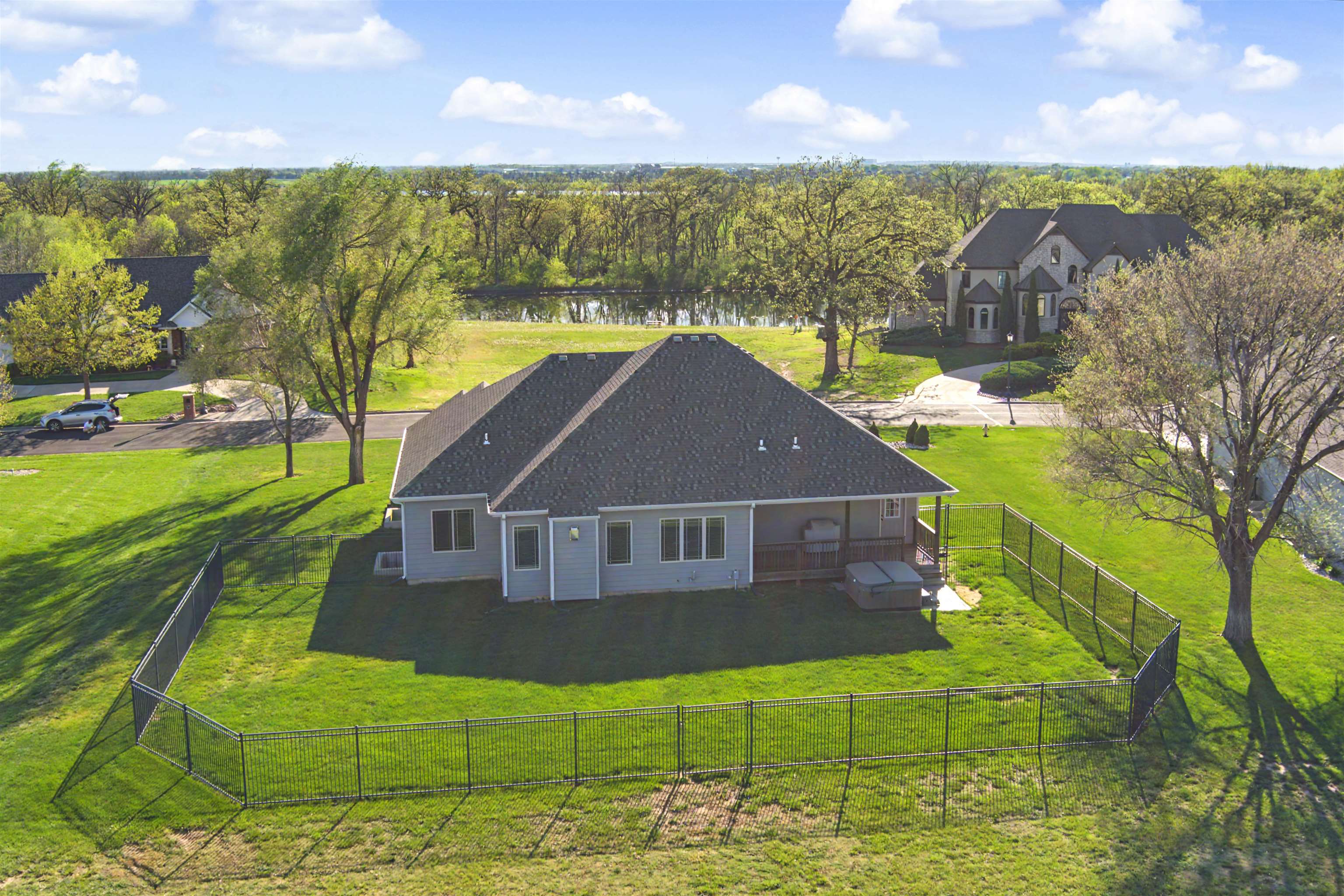 2601 Aberdeen Ln, Salina, KS 67401