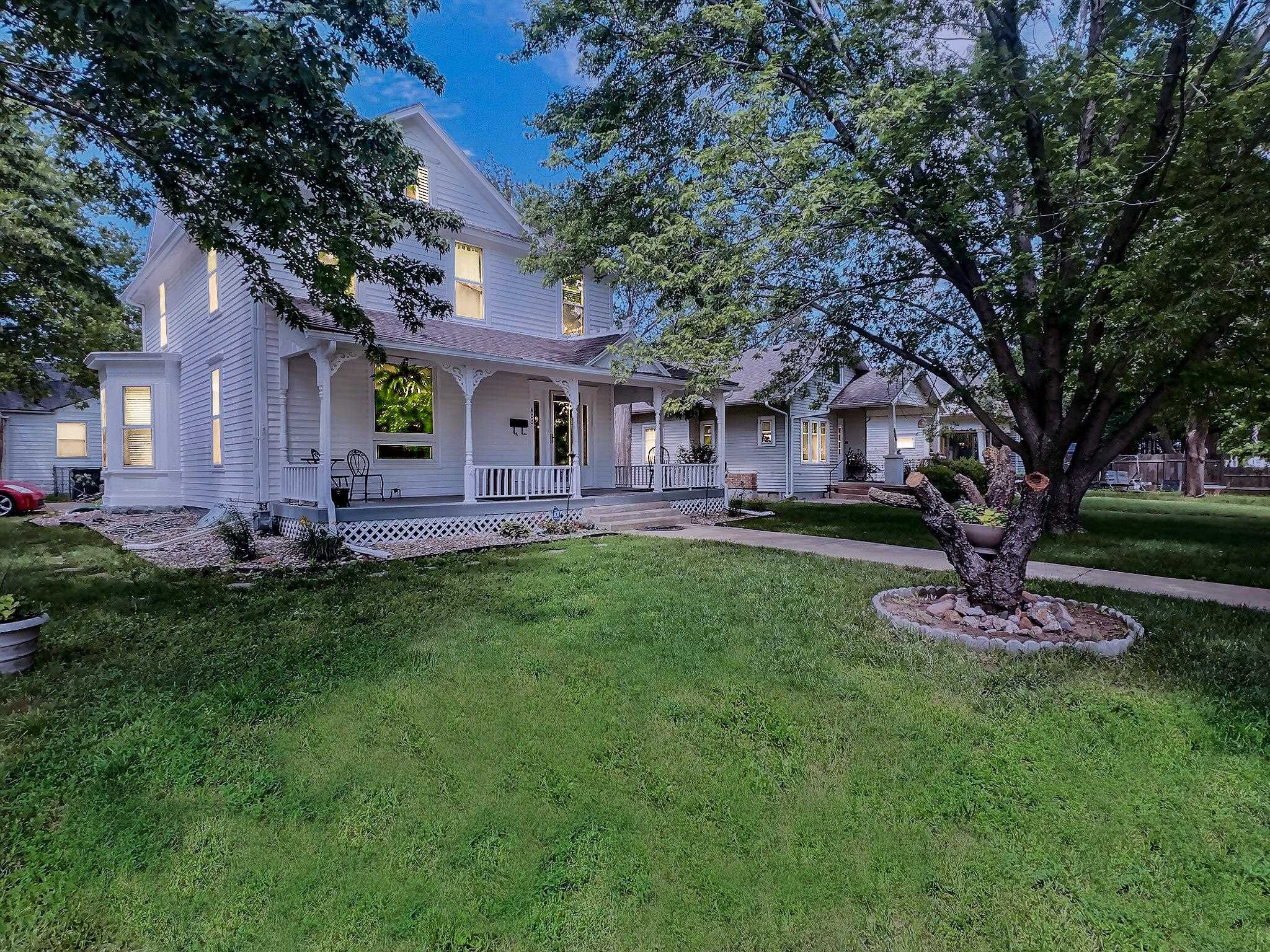 400 E 1st St, Newton, KS 67114