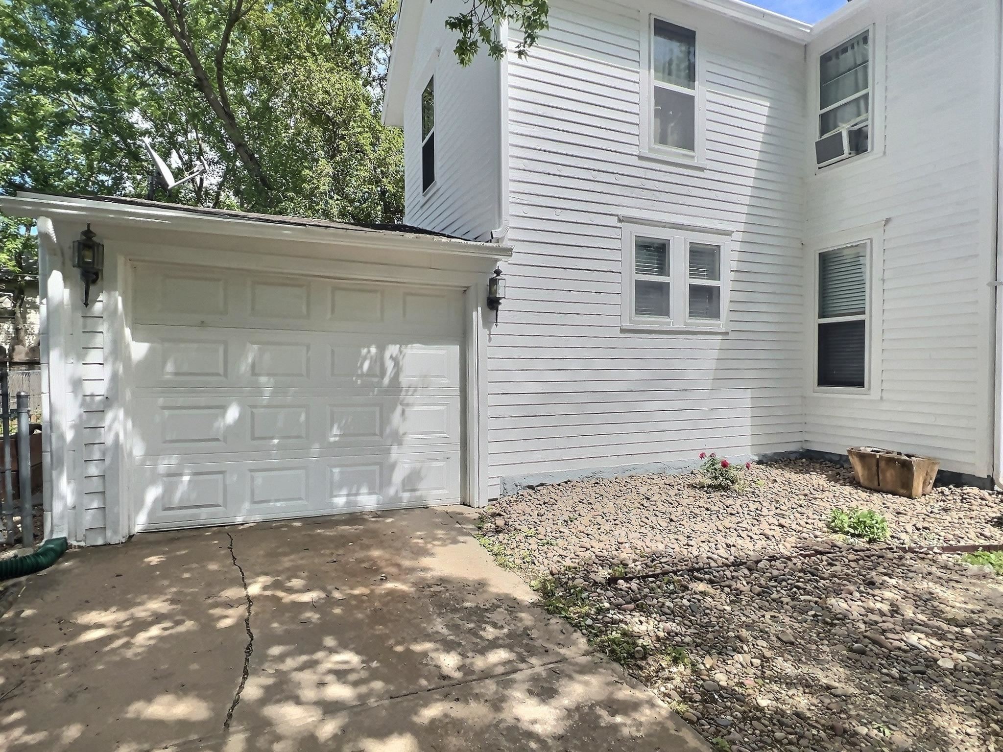 400 E 1st St, Newton, KS 67114