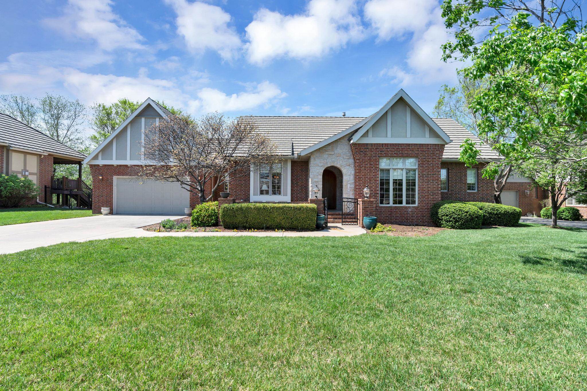 9237 N Wilson Estates Ct, Wichita, KS 67206