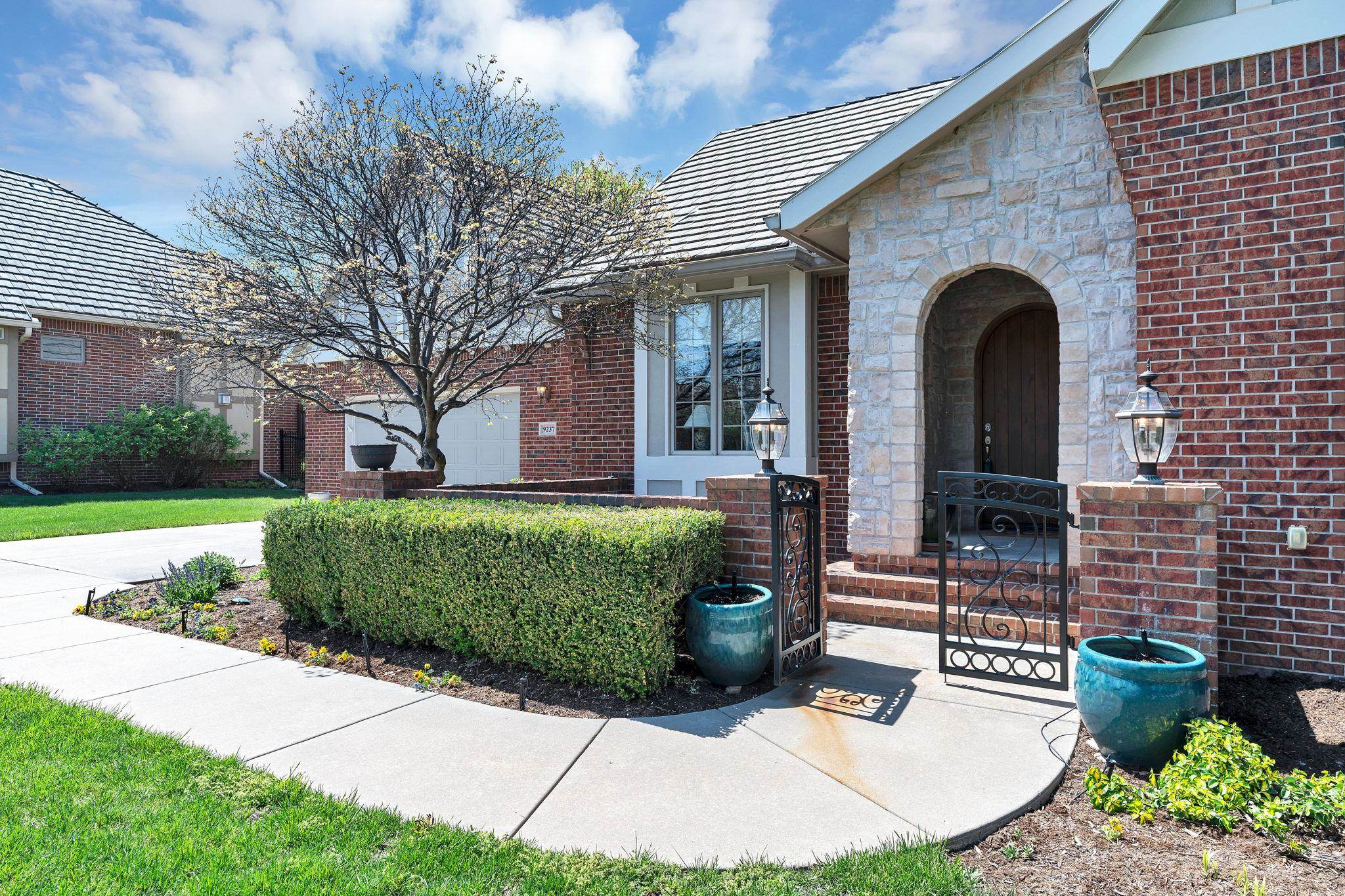 9237 N Wilson Estates Ct, Wichita, KS 67206