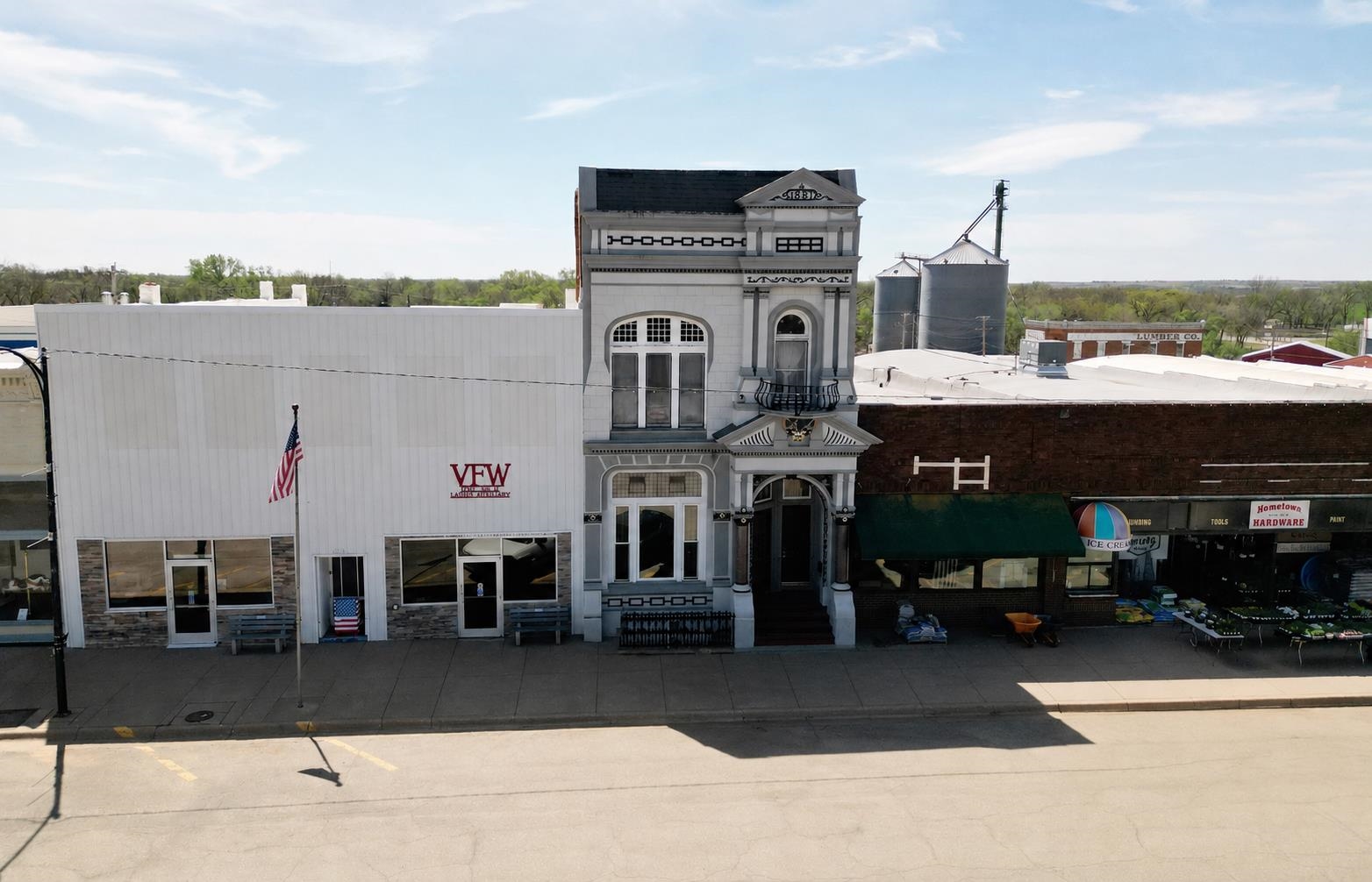 313 W Second St, Minneapolis, KS 67467
