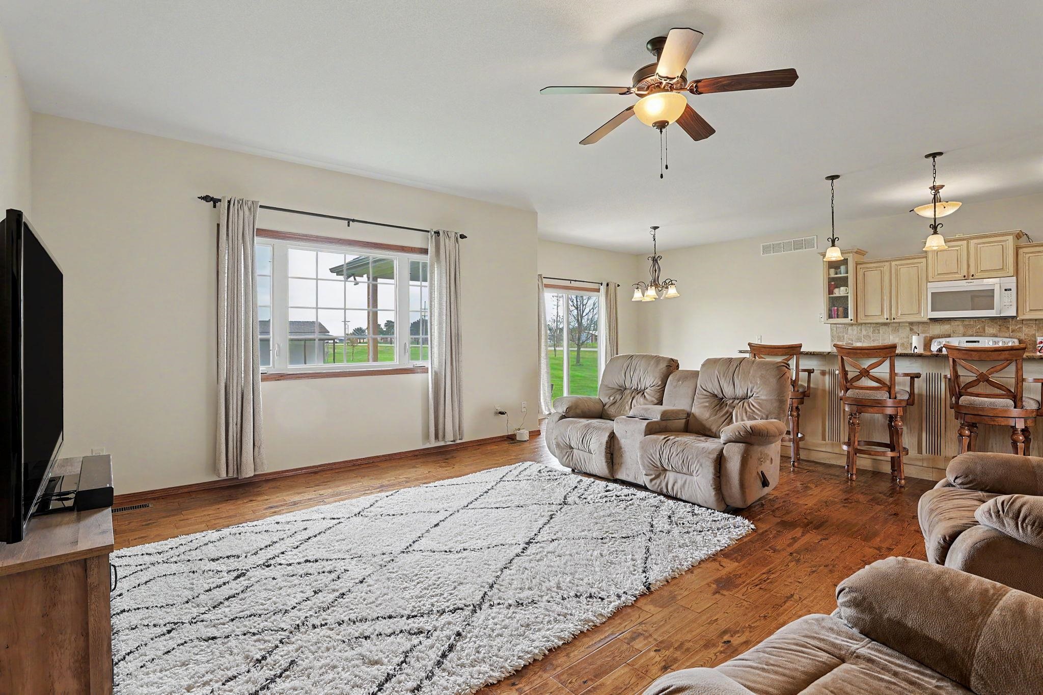 602 N High St, Argonia, KS 67004