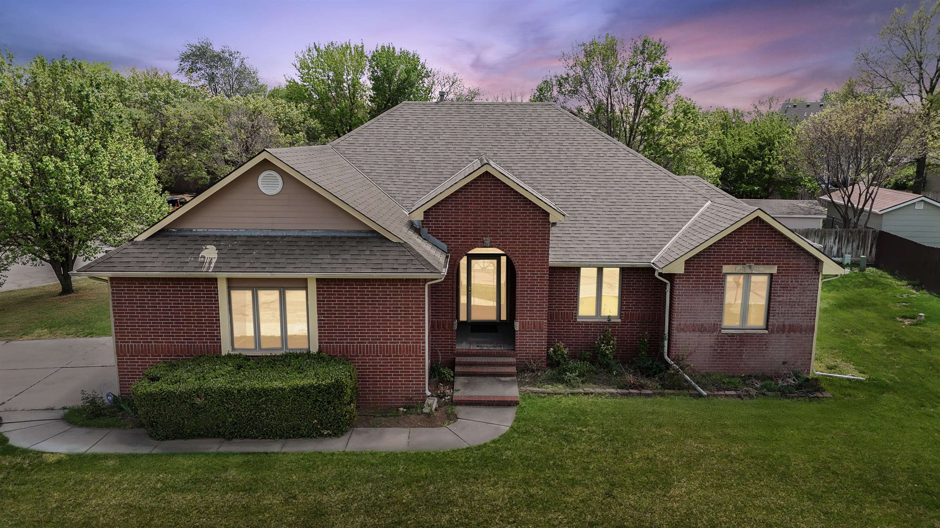 14101 E Lakeview Ct, Wichita, KS 67230