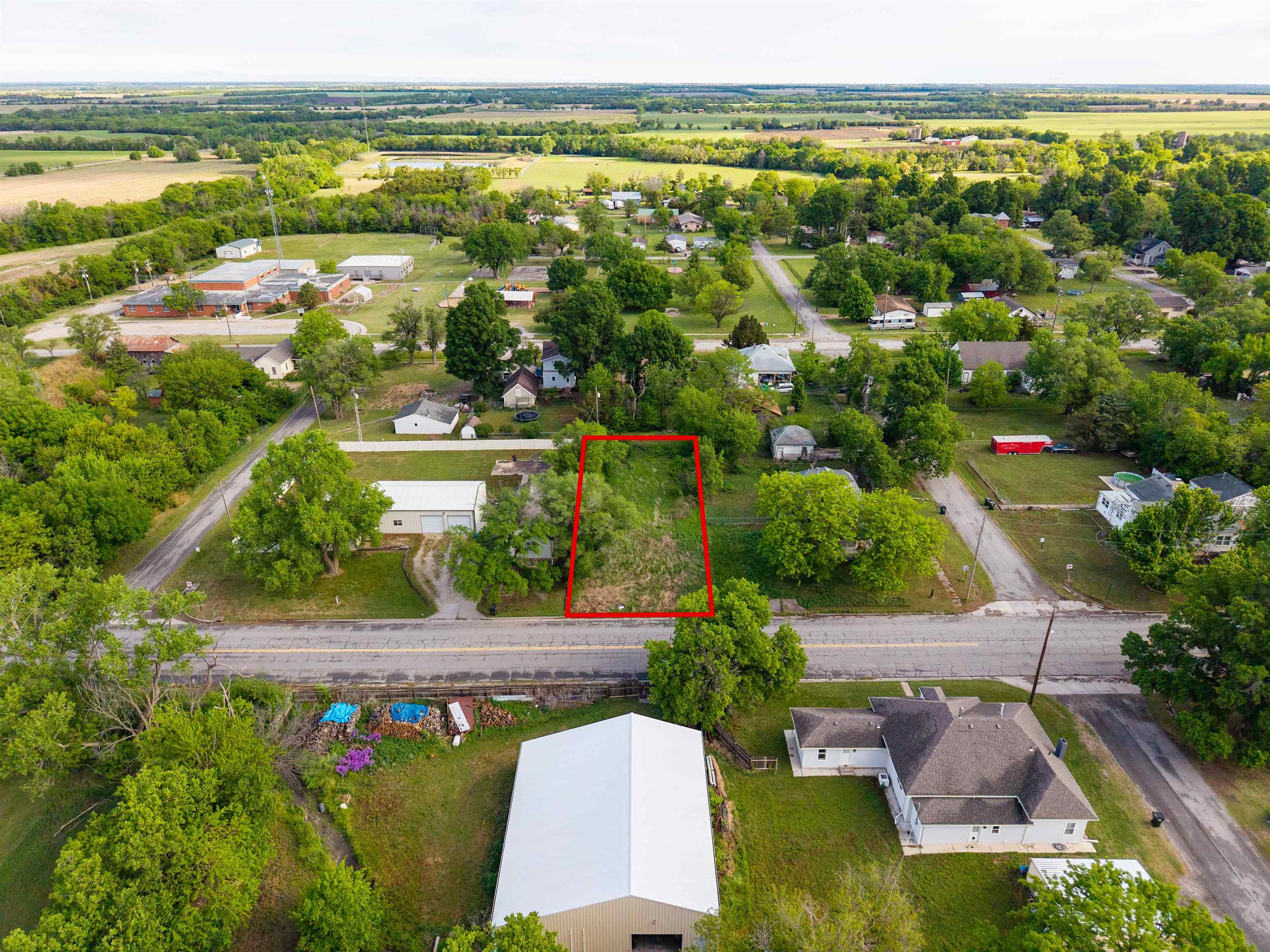410 W Grant St, Walton, KS 67151