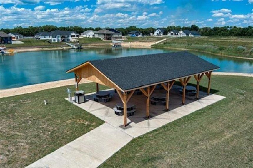 1202 Vista Sur Dr, Salina, KS 67401