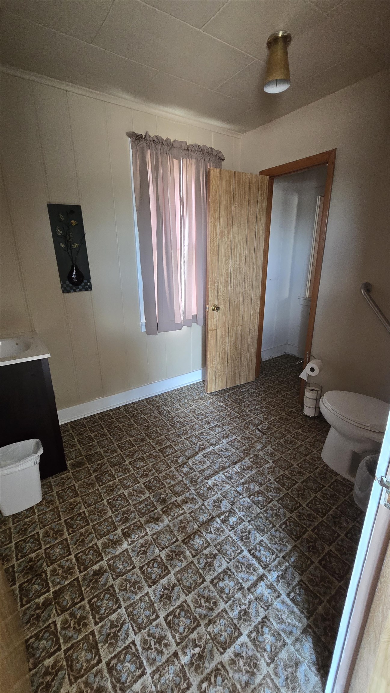 111 W 1st, Medicine Lodge, KS 67104