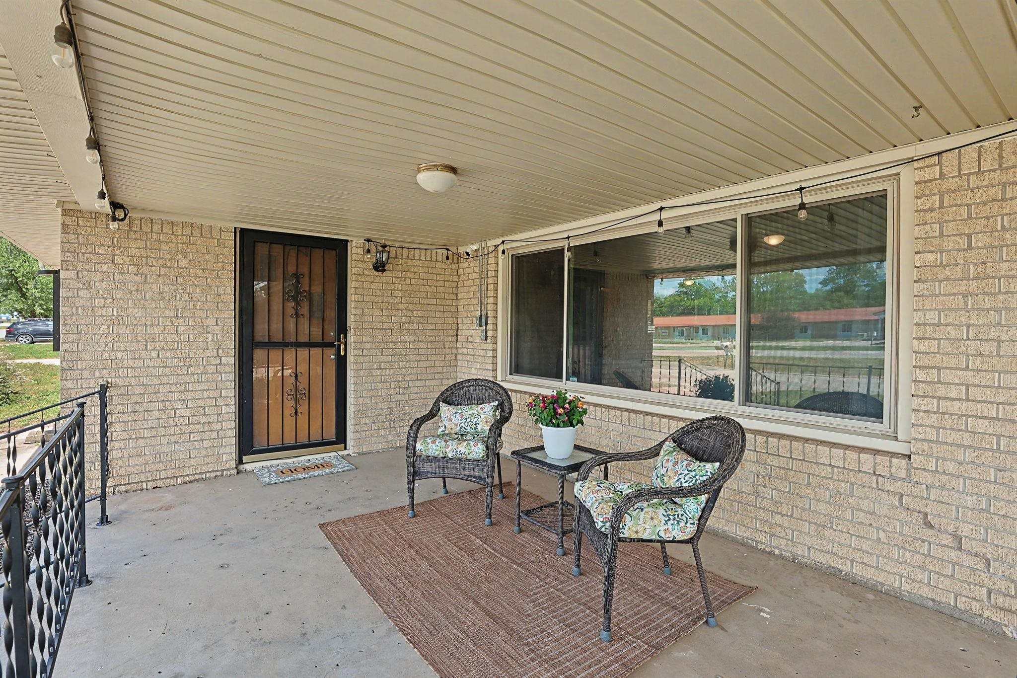 800 N Friend St, Belle Plaine, KS 67013