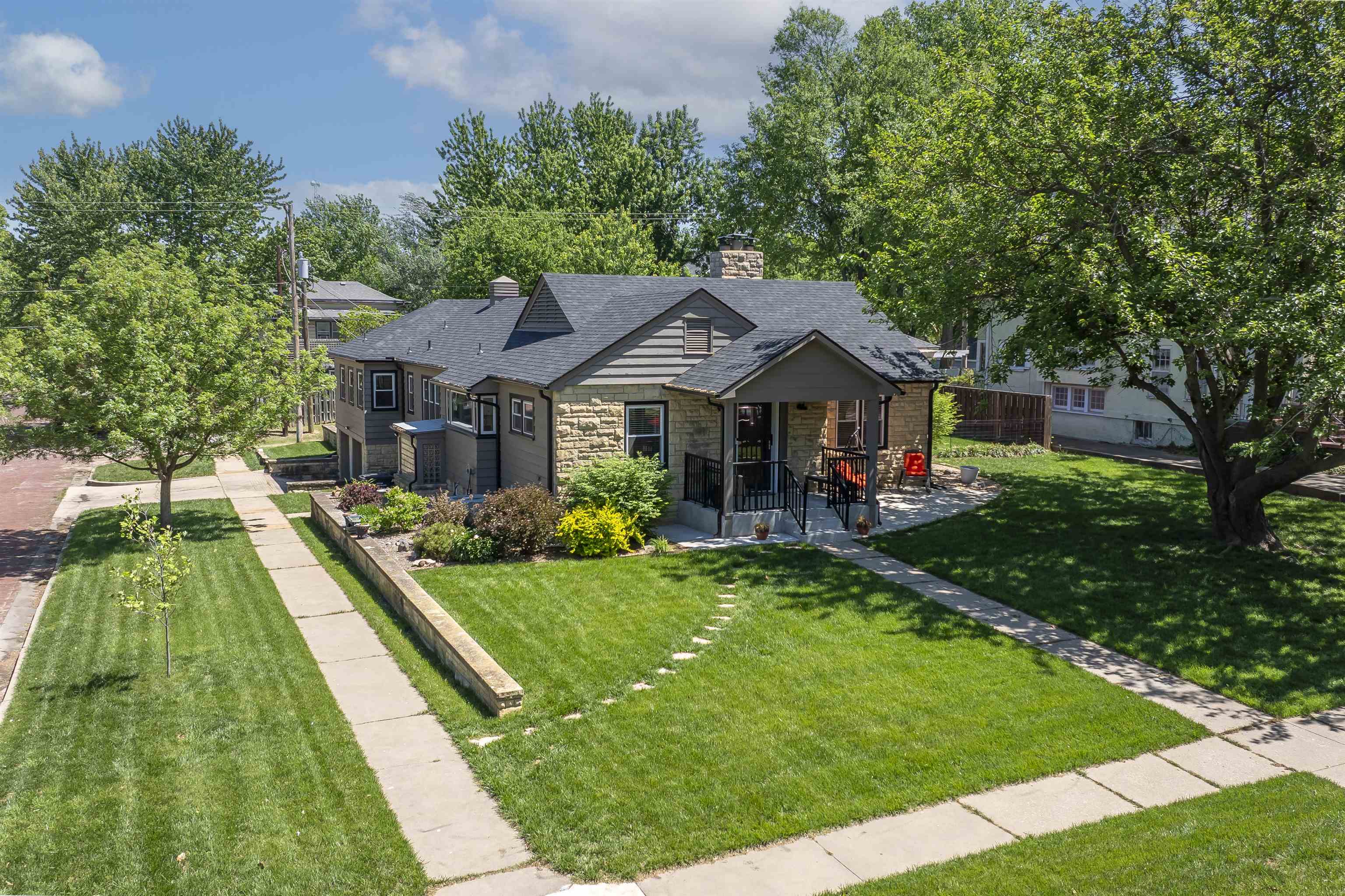 426 N B, Arkansas City, KS 67005