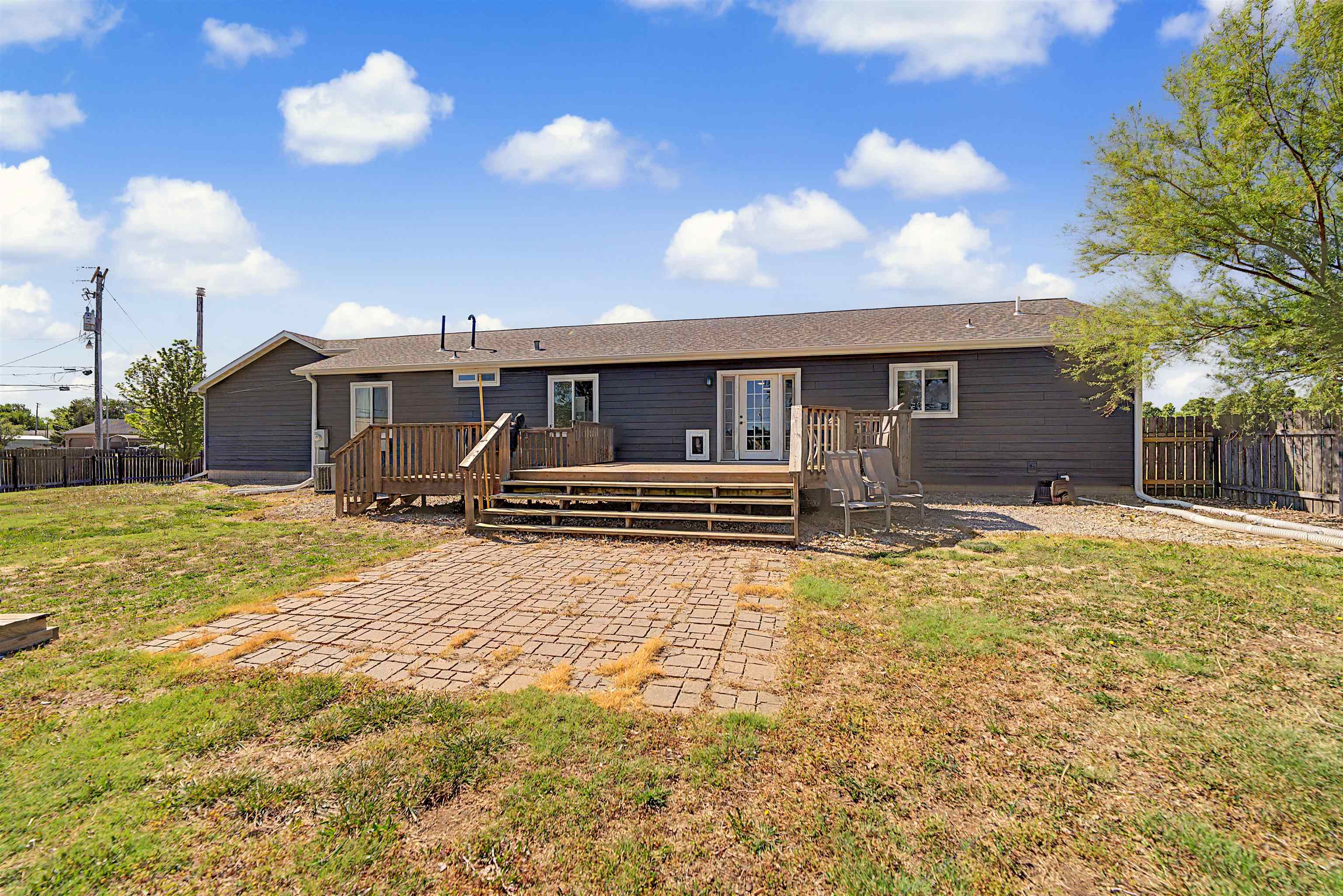 402 W 5th St, Marquette, KS 67464