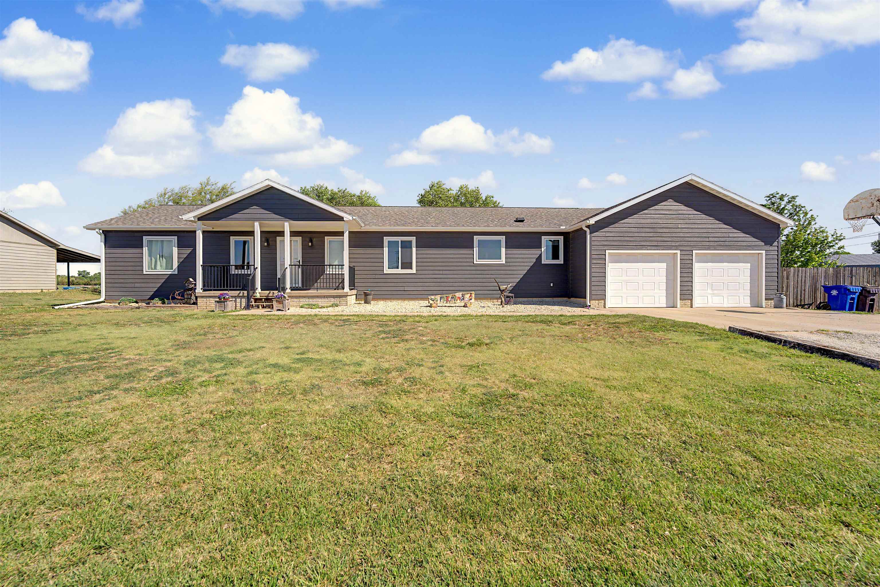 402 W 5th St, Marquette, KS 67464