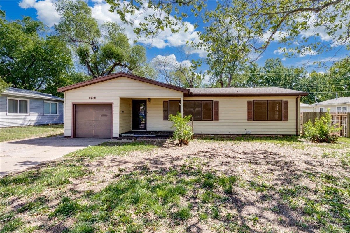 1612 N Lawndale, El Dorado, KS 67042