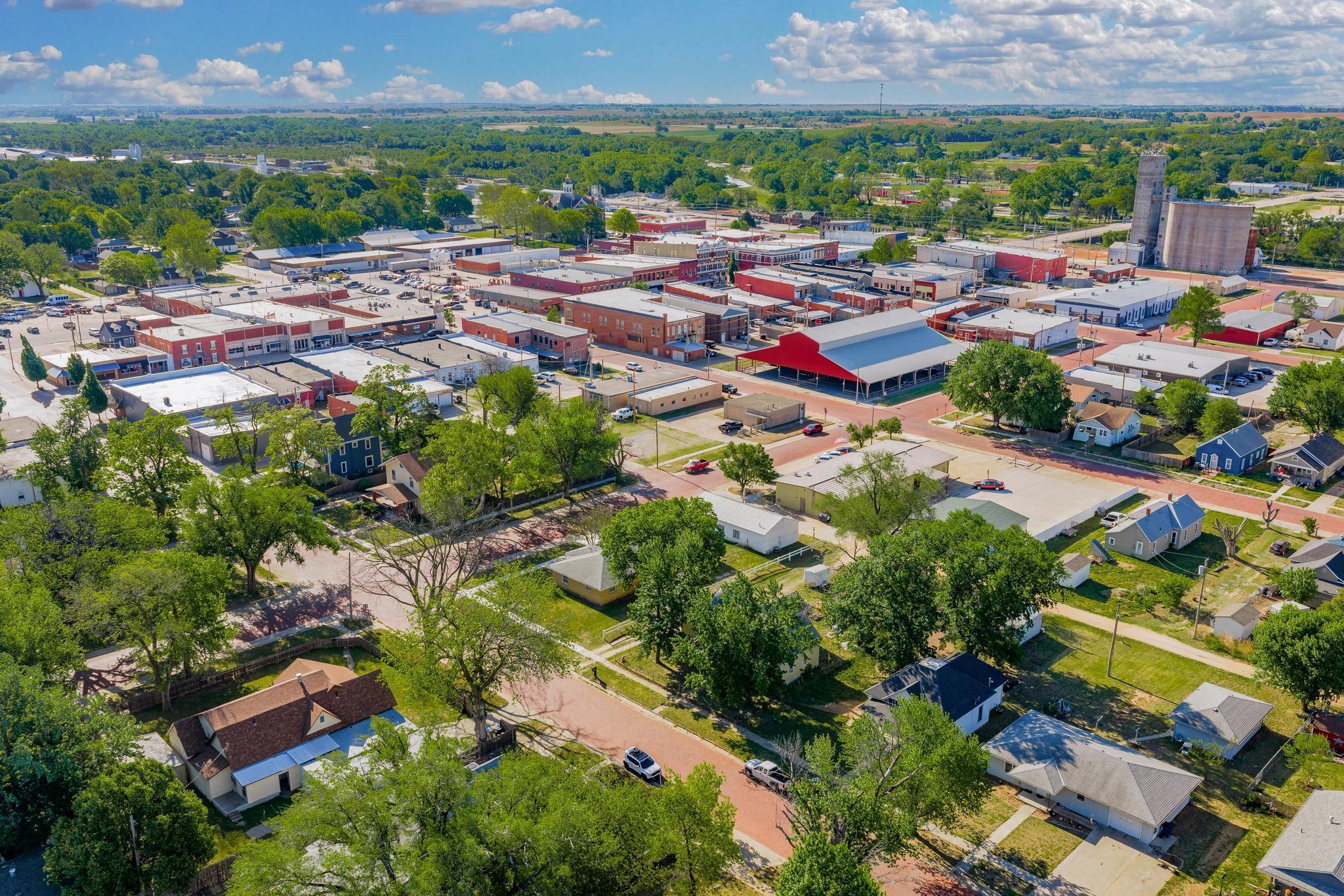 215 W C Ave, Kingman, KS 67068