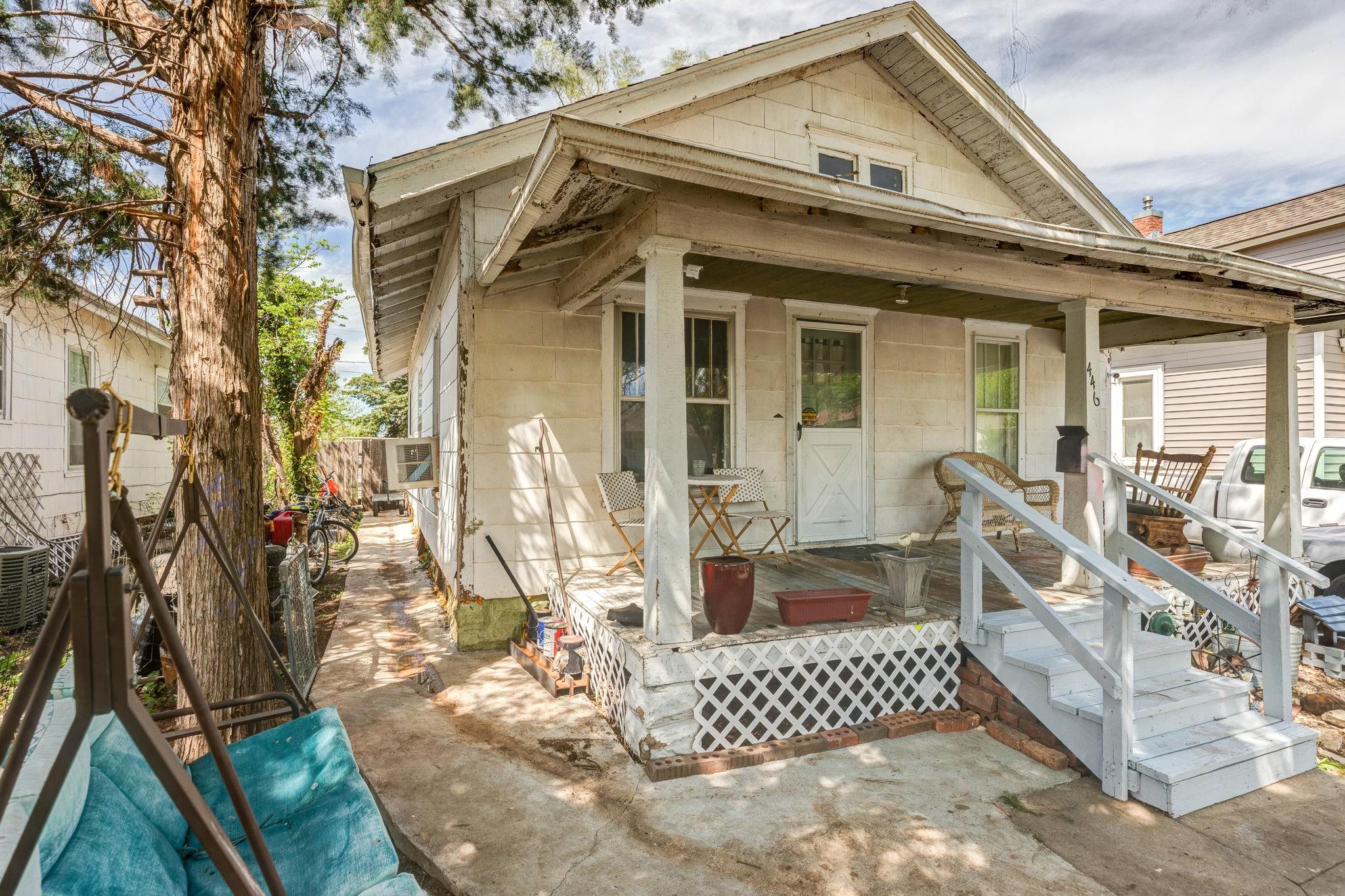 446 S College Ave, Salina, KS 67401