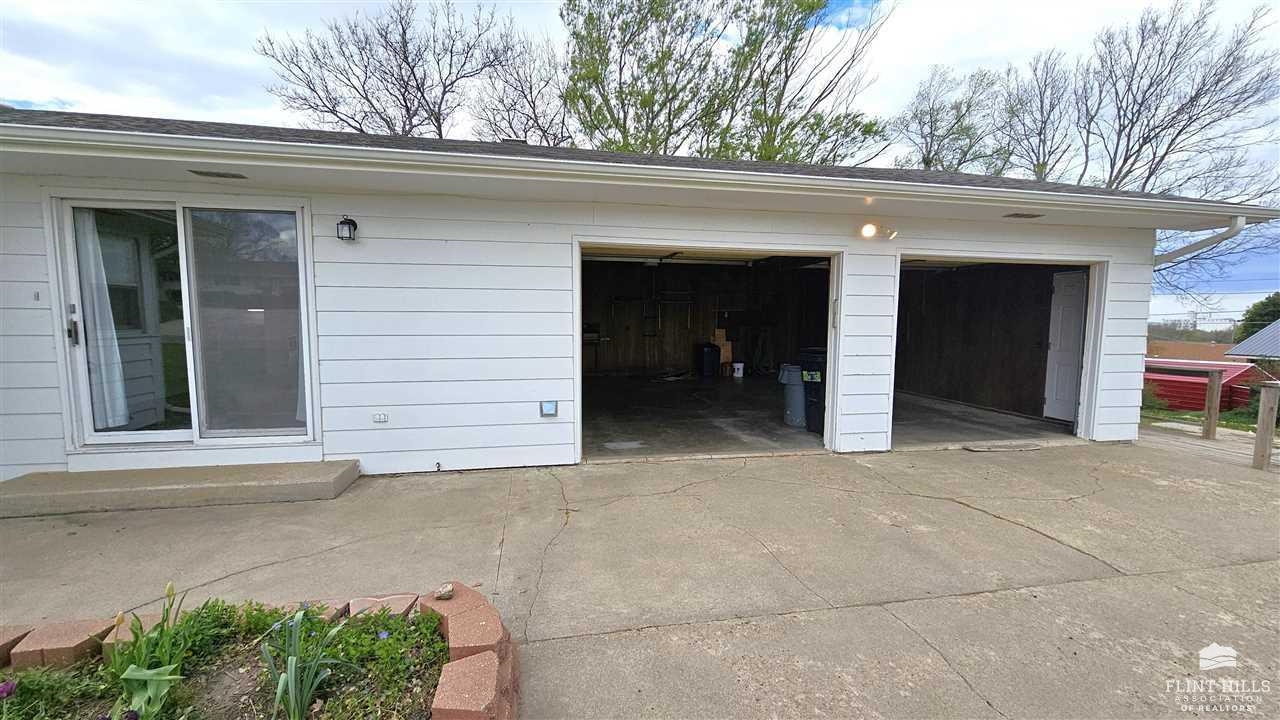 651 E 14th, Concordia, KS 66901