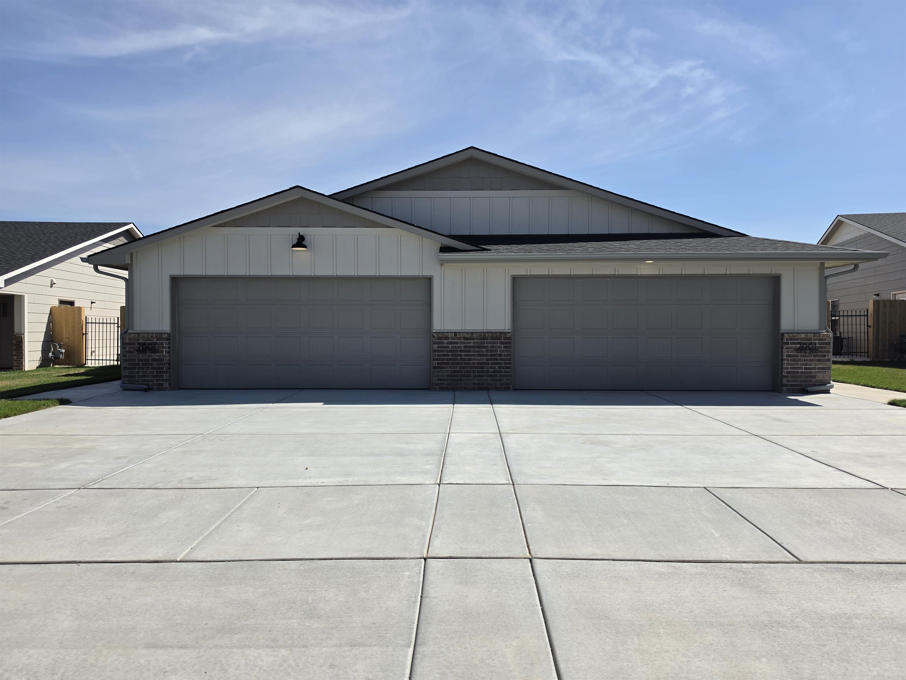 2881 S Cedar Crest Ct Unit 100, Wichita, KS 67215