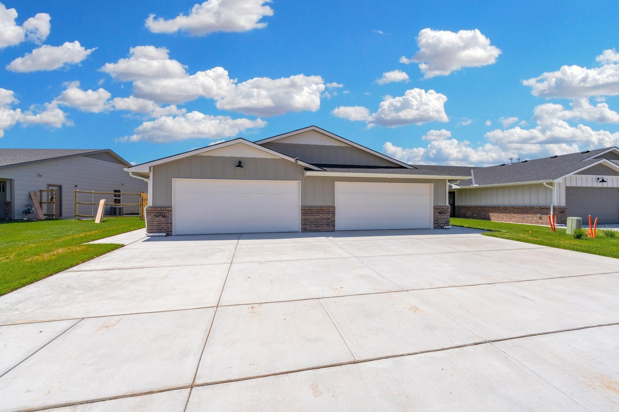 2865 S Cedar Crest Ct Unit 200, Wichita, KS 67215