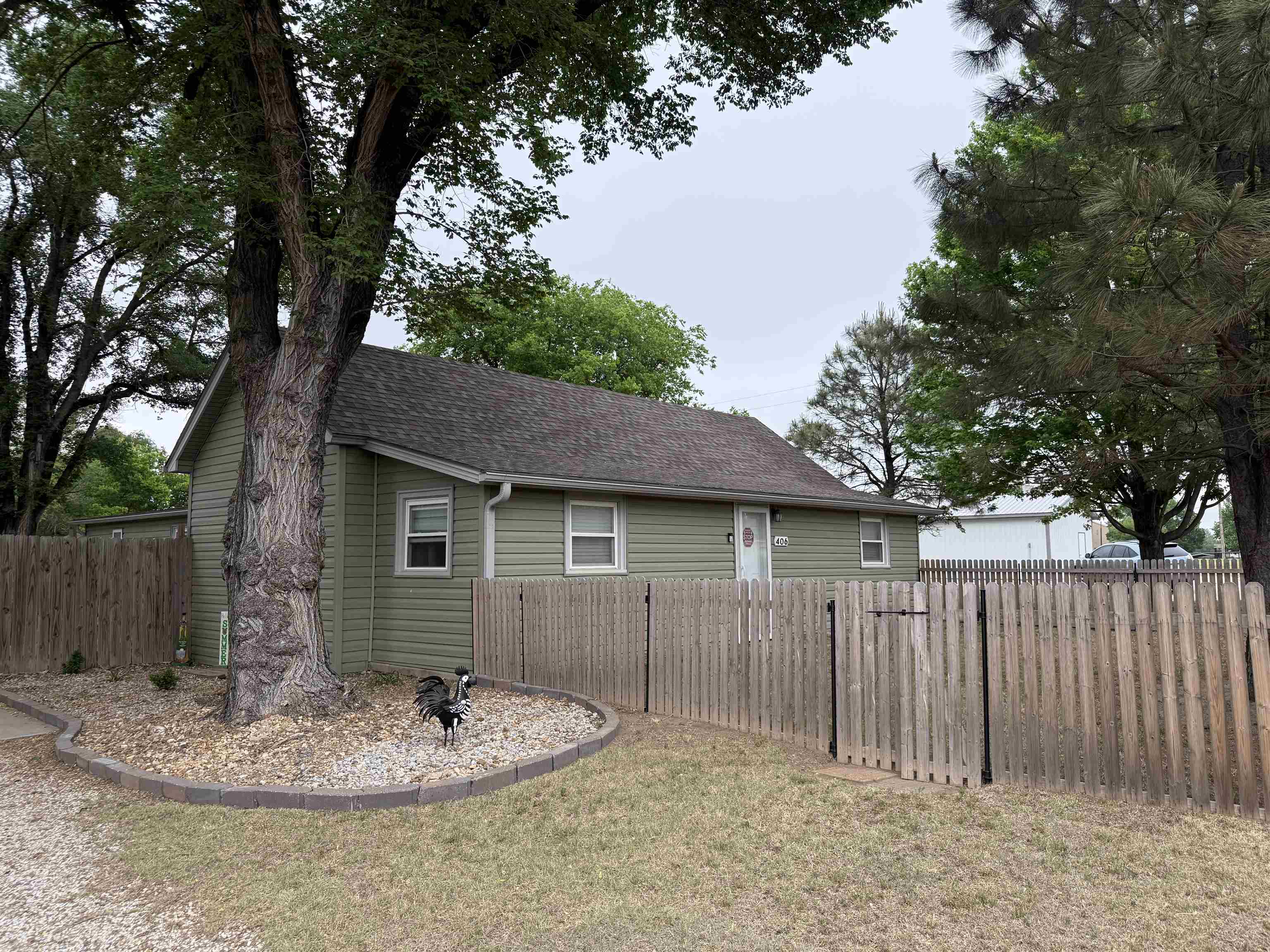 406 W Burns, Norwich, KS 67118