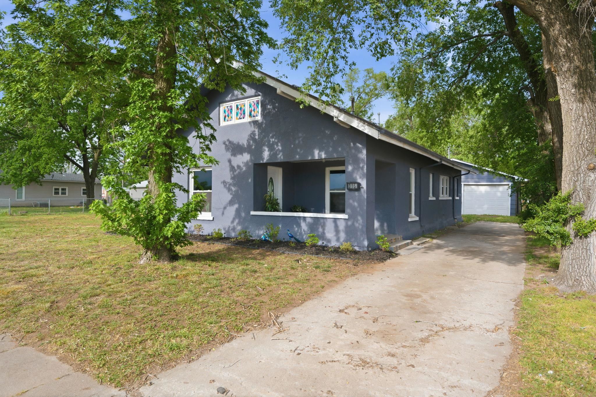 315 S Somerset St, Norwich, KS 67118