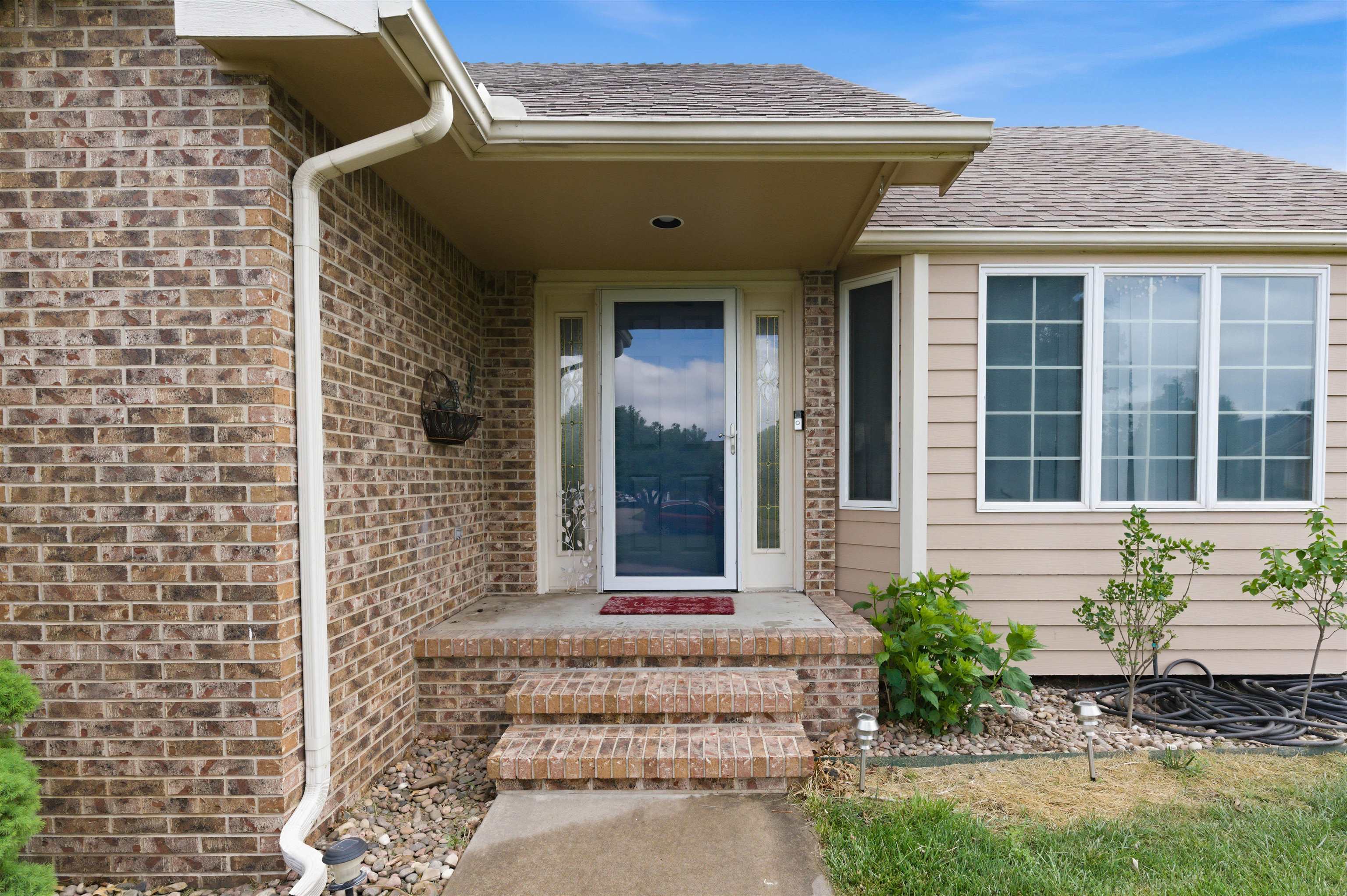 1216 S Chestnut St, Halstead, KS 67056