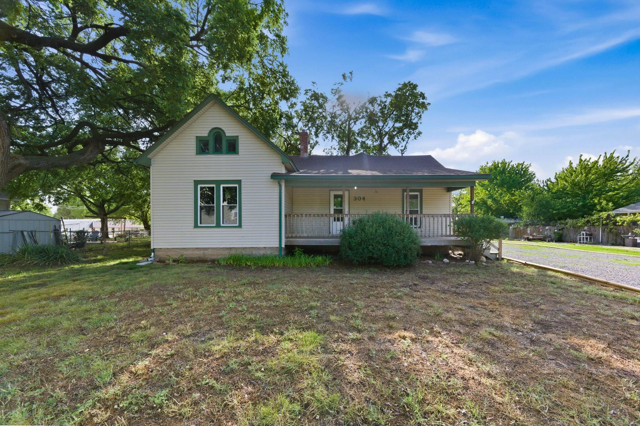 304 S Khedive, Maize, KS 67101