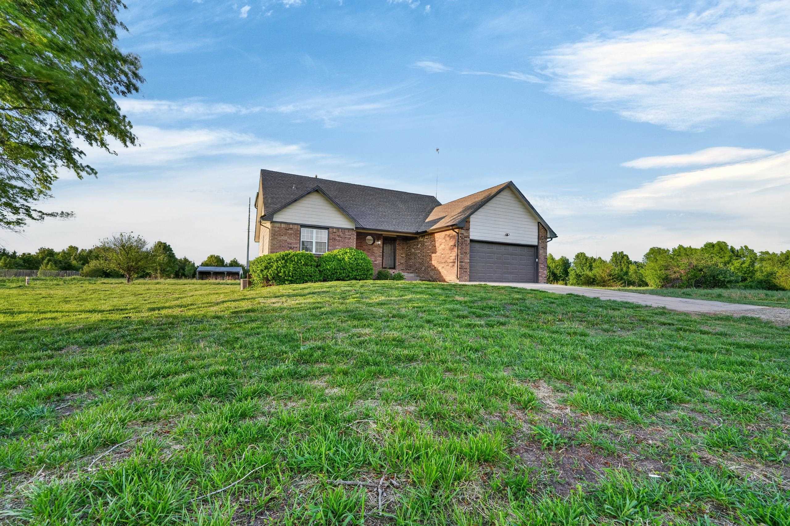13610 E Deerfield Trl, Derby, KS 67037