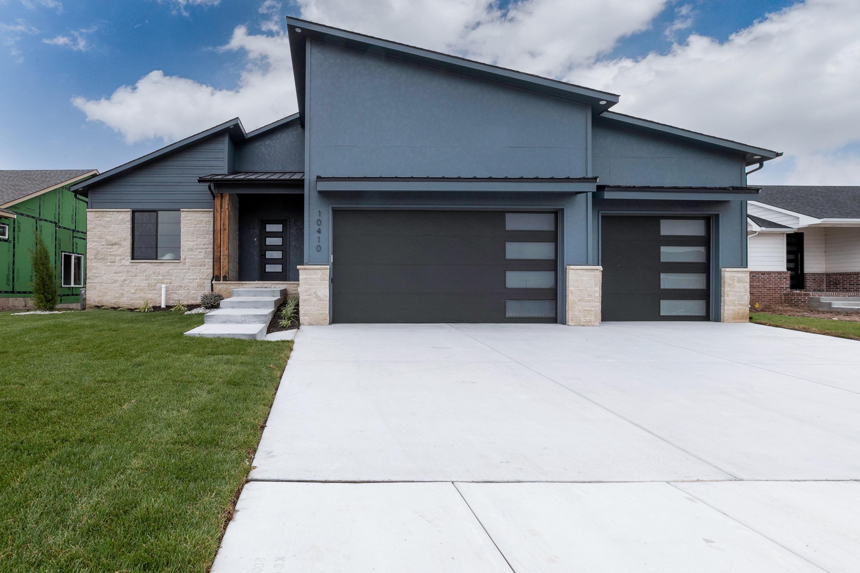 10410 W Graber Cir, Wichita, KS 67215